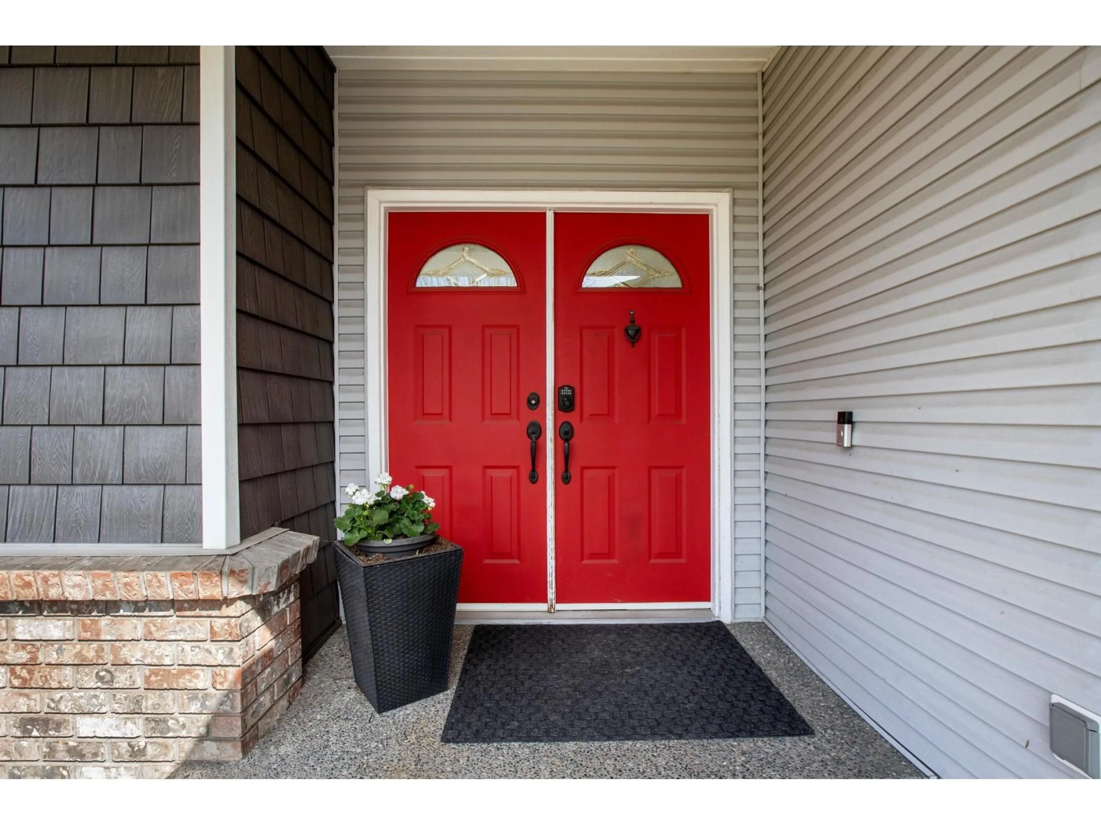 Indoor entryway for 18755 65 AVENUE, Surrey British Columbia V3S8V2
