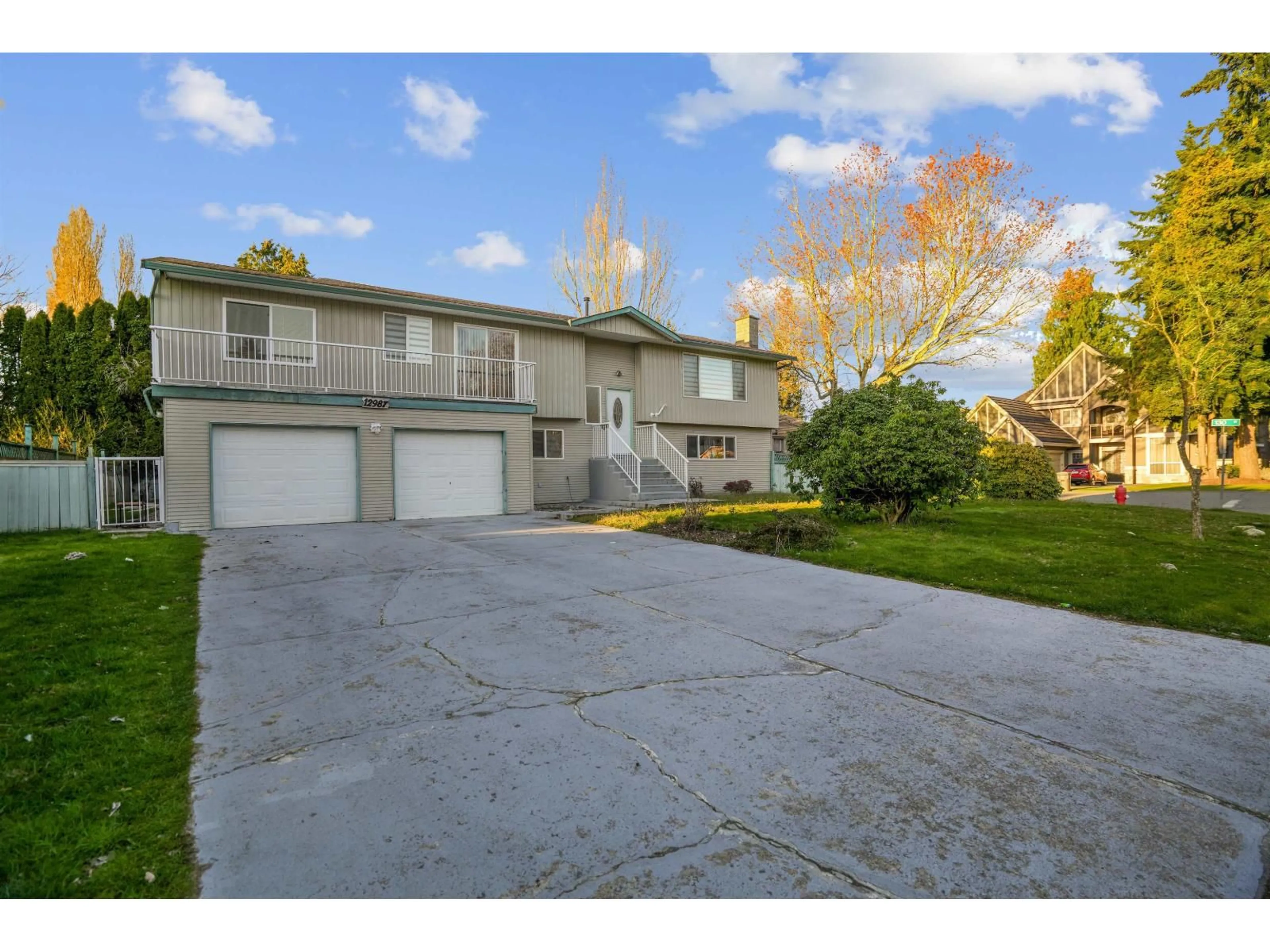 Unknown for 12987 62 AVENUE AVENUE, Surrey British Columbia V3X2E9