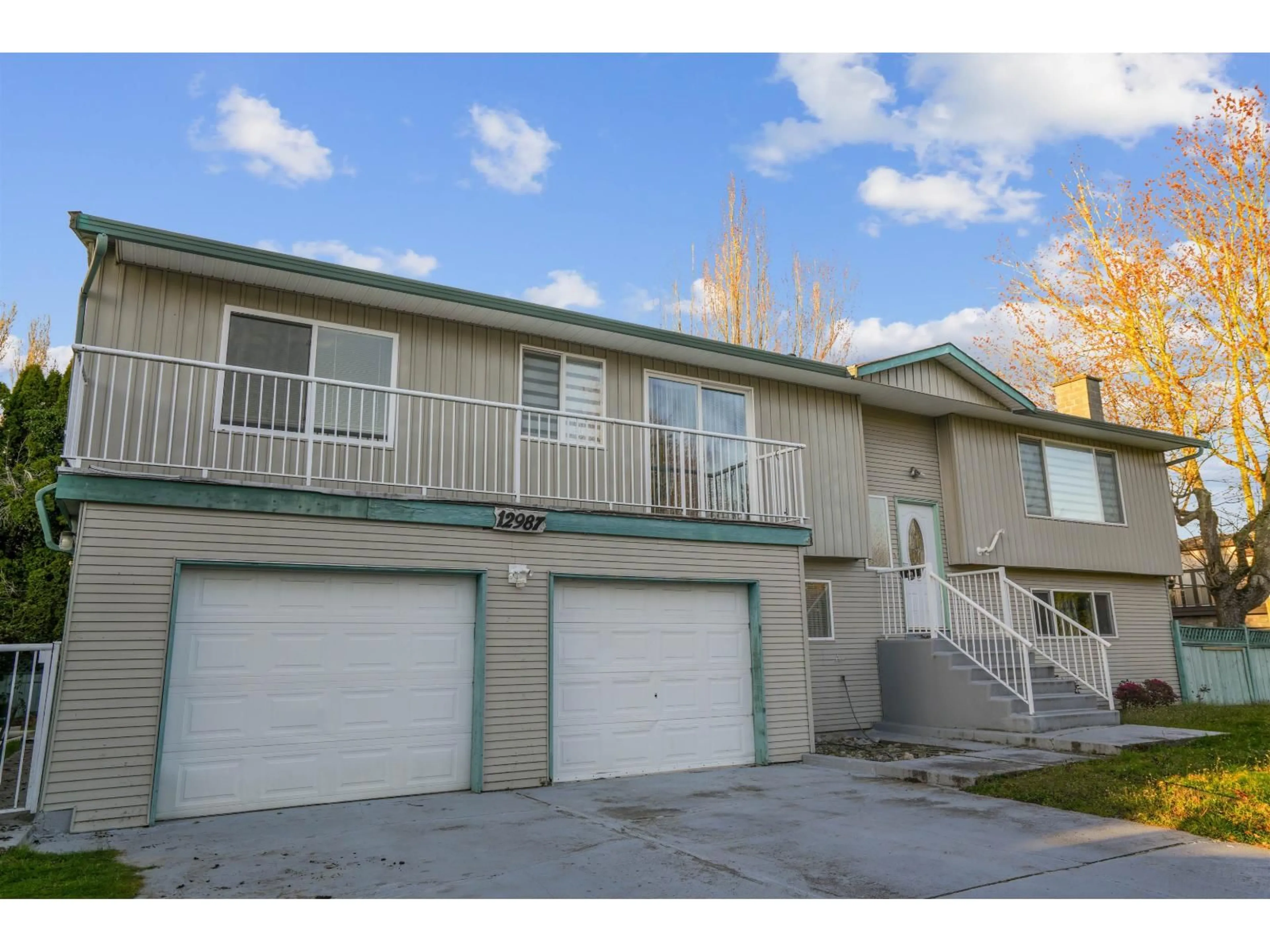 Unknown for 12987 62 AVENUE AVENUE, Surrey British Columbia V3X2E9