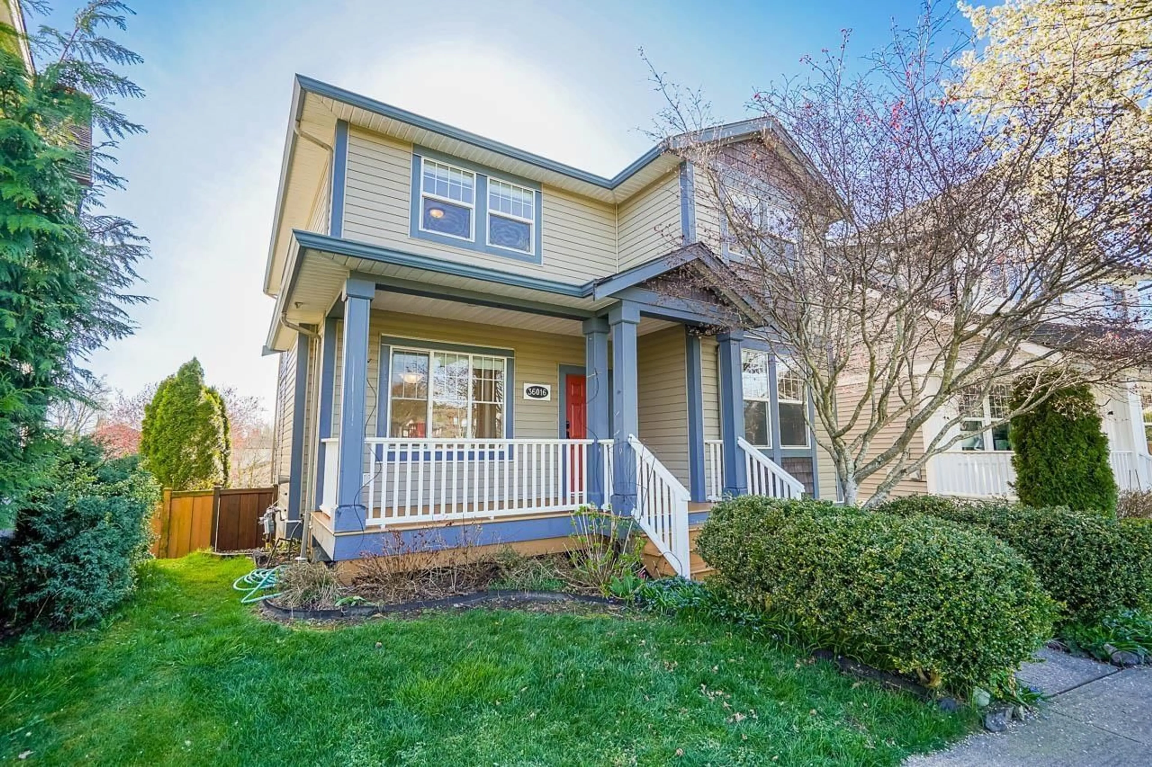 Home with vinyl exterior material, street for 36016 SHADBOLT AVENUE, Abbotsford British Columbia V3G3E6