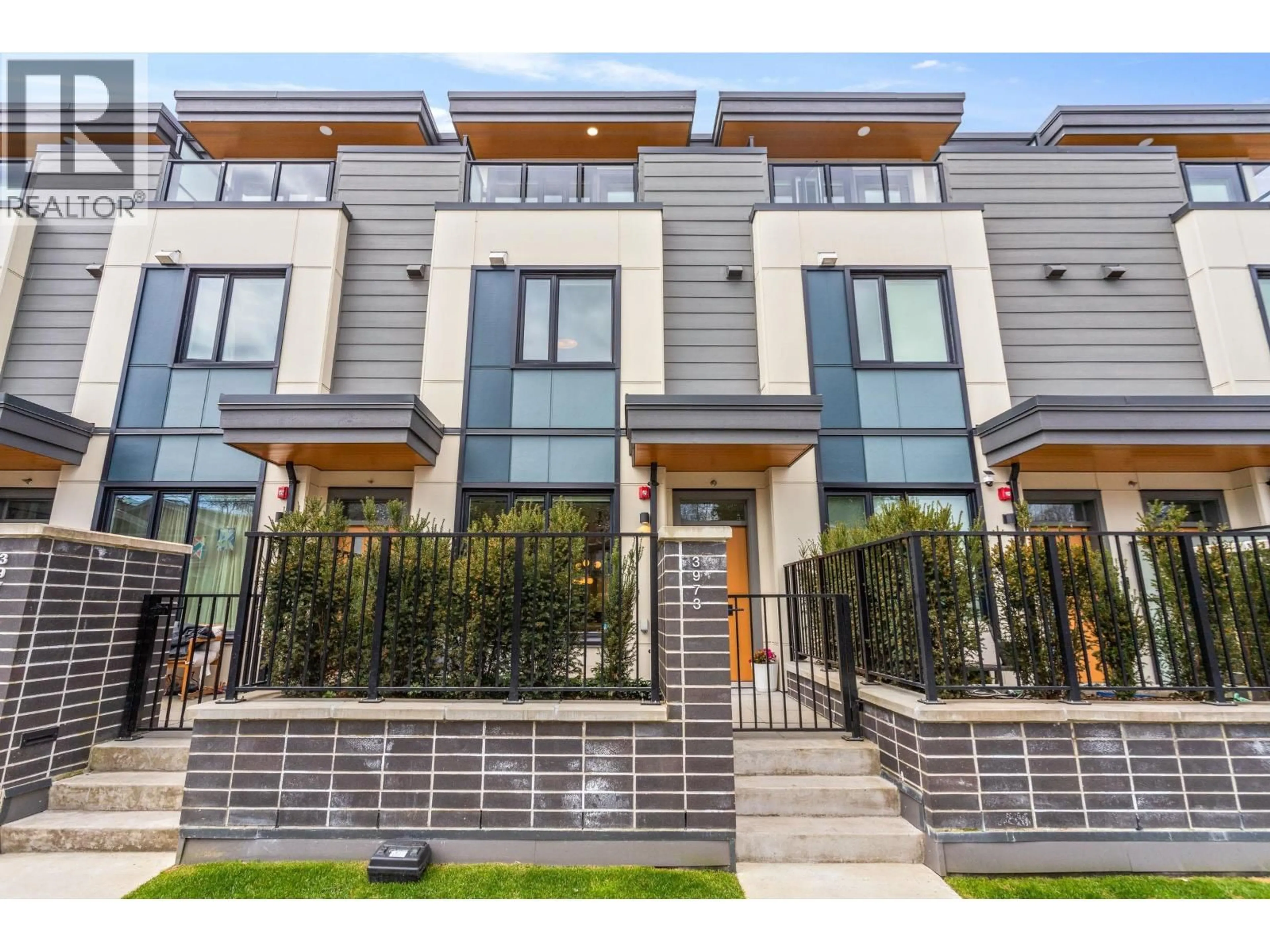 Unknown for 3973 FLEMING STREET, Vancouver British Columbia V5N0J1