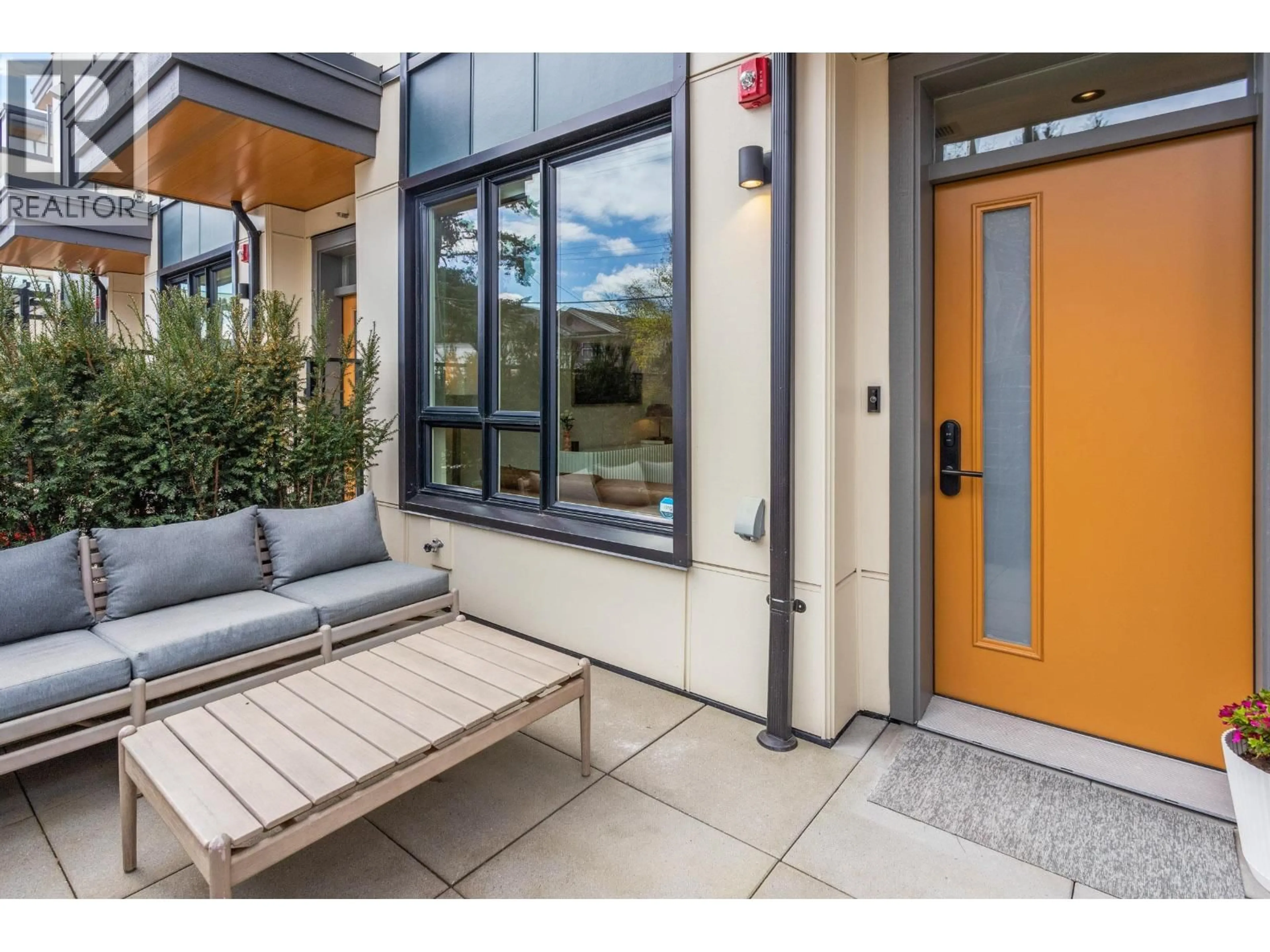 Indoor entryway for 3973 FLEMING STREET, Vancouver British Columbia V5N0J1