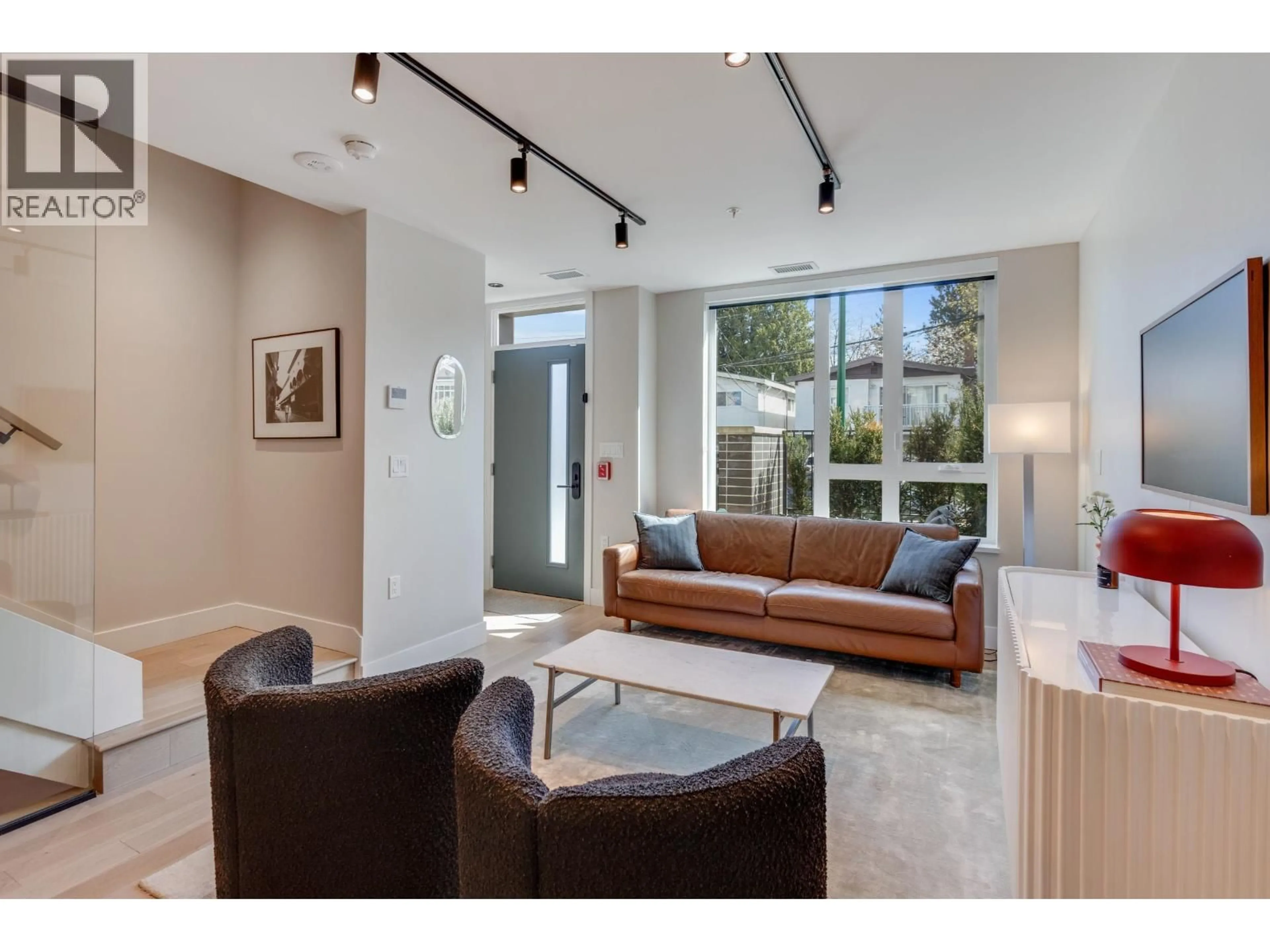 Living room with furniture, ceramic/tile floor for 3973 FLEMING STREET, Vancouver British Columbia V5N0J1