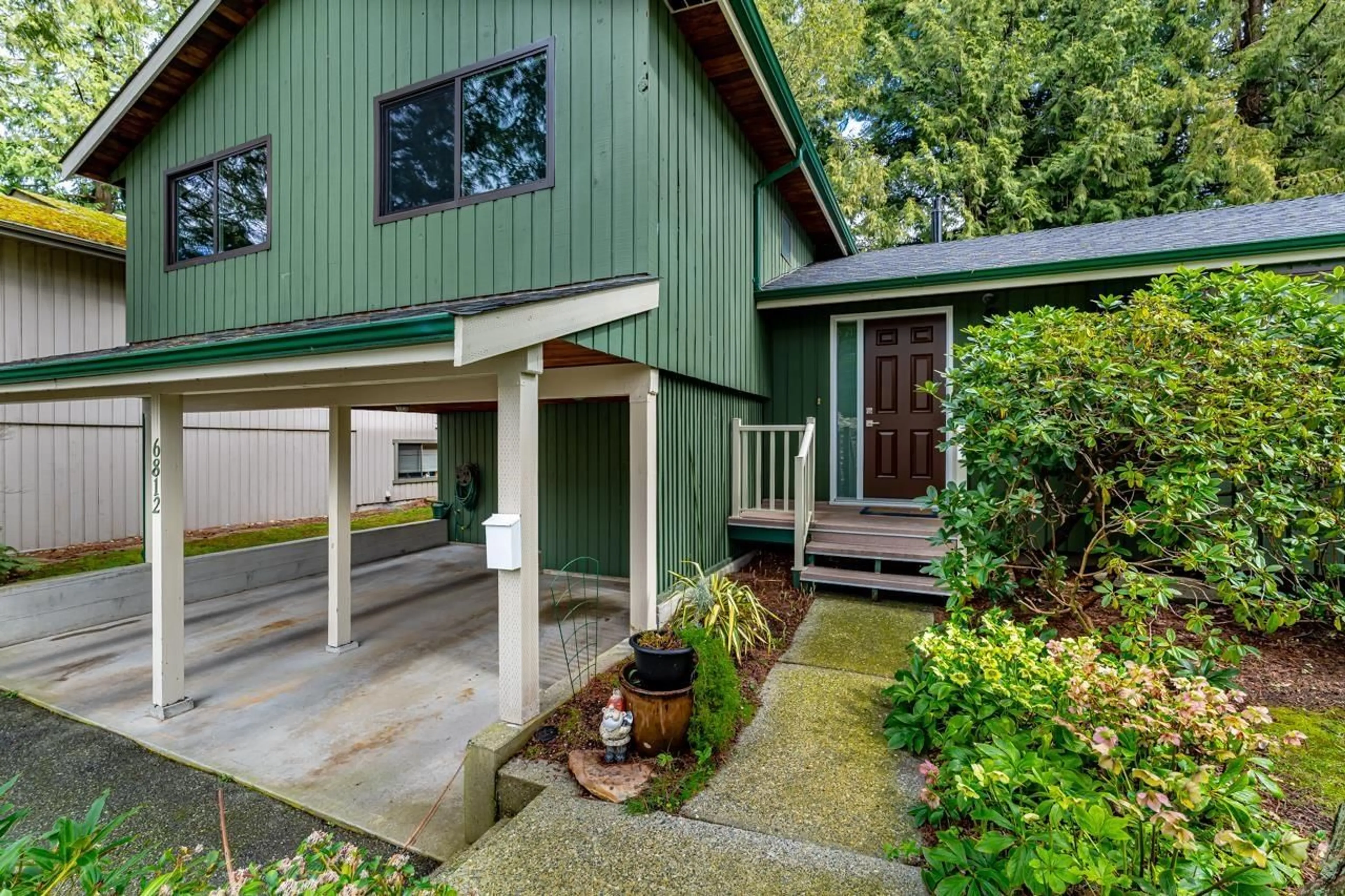 Home with vinyl exterior material, street for 6812 WESTVIEW DRIVE, Delta British Columbia V4E2L8