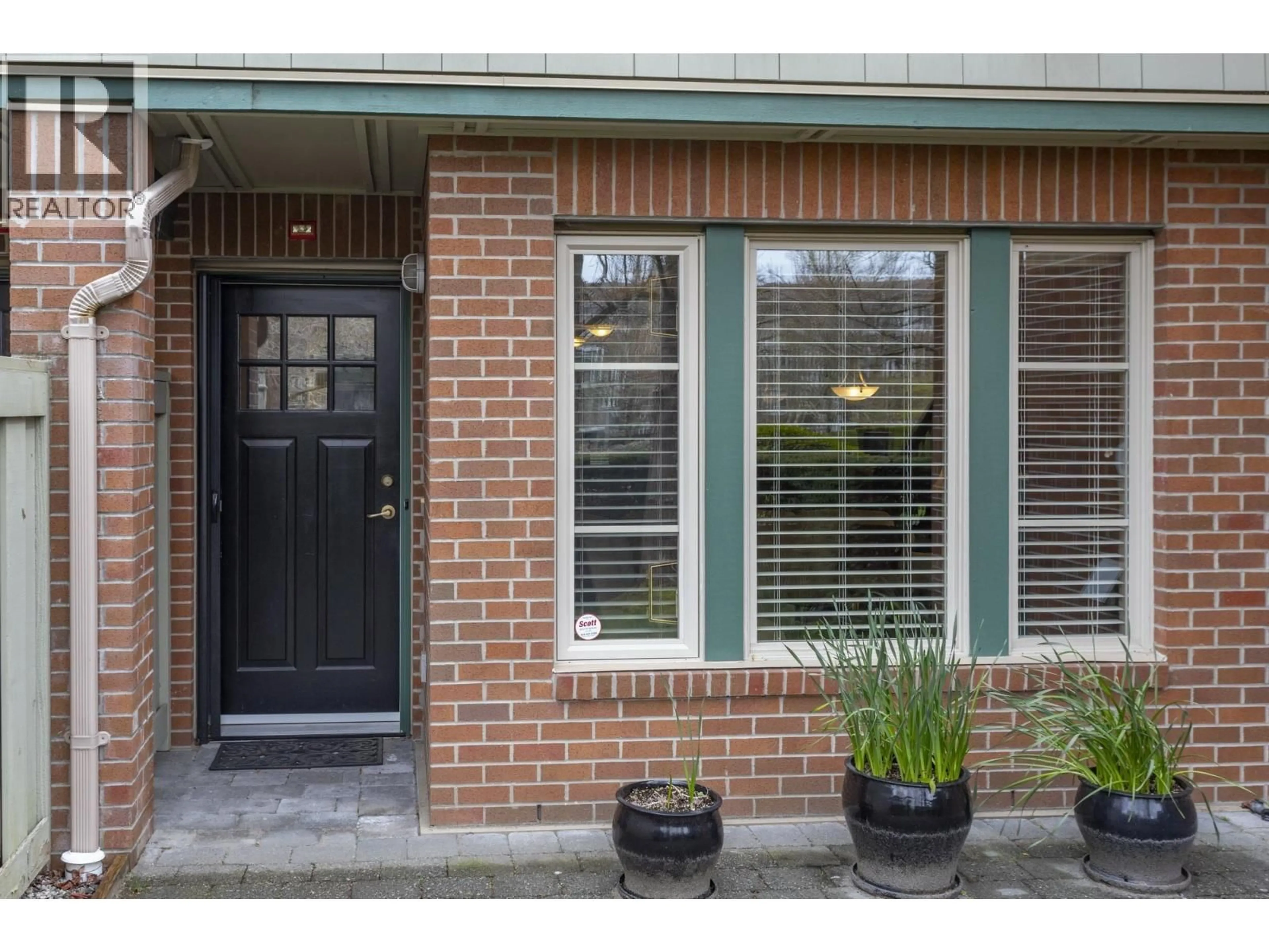Indoor entryway for 6238 LOGAN LANE, Vancouver British Columbia V6T2K9