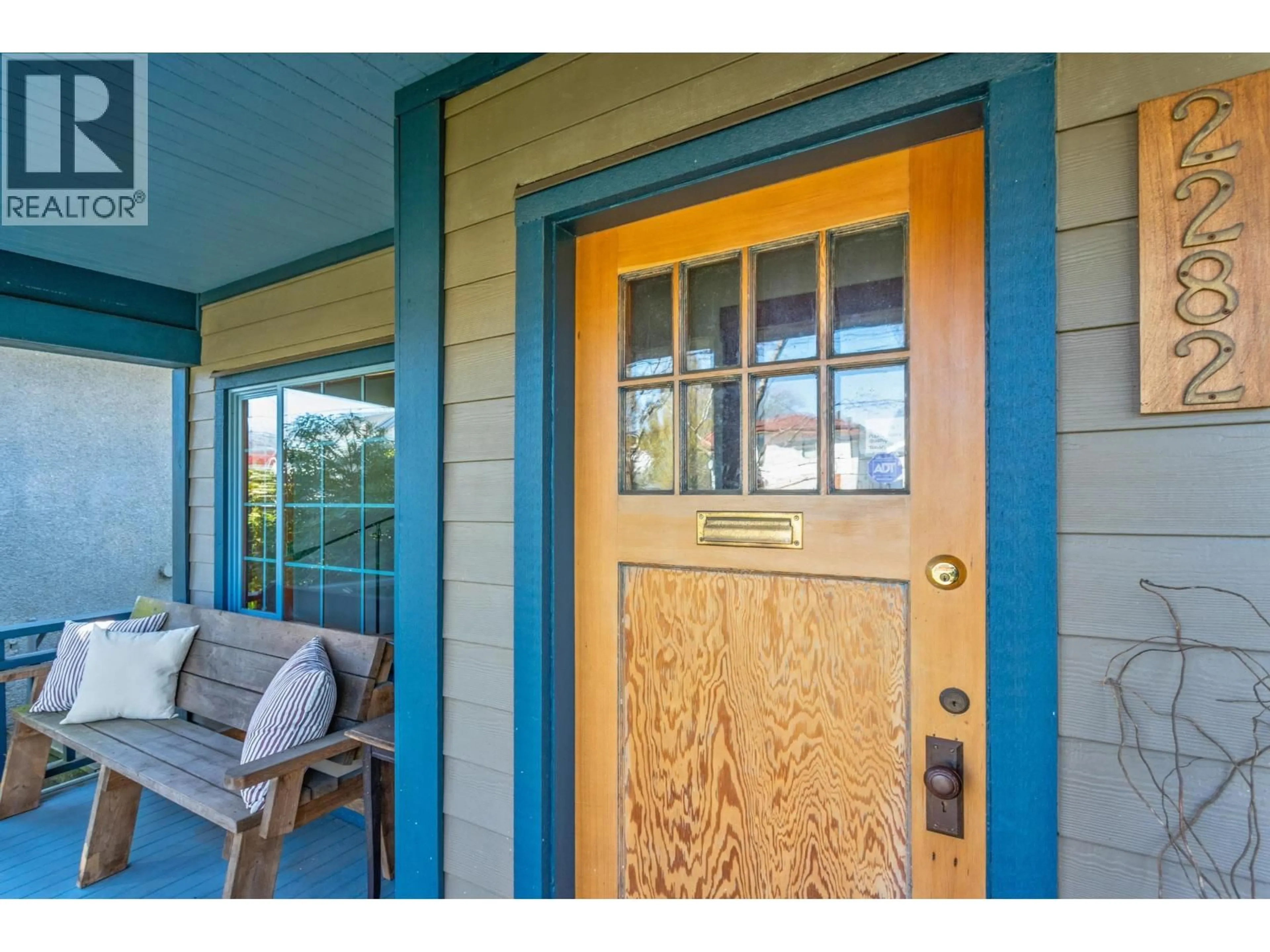 Indoor entryway for 2282 7TH AVENUE, Vancouver British Columbia V5N1S7