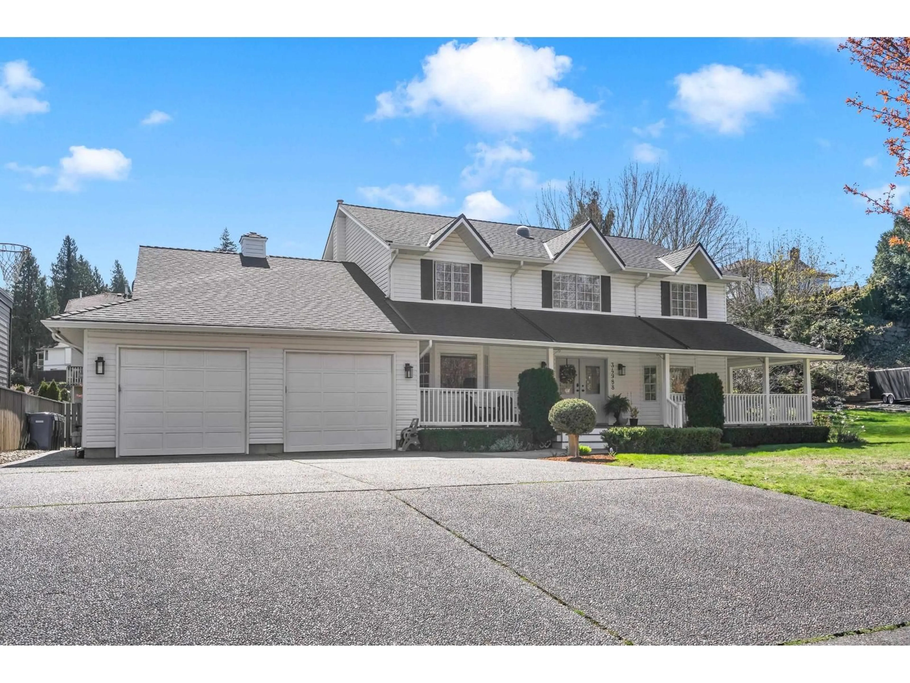 Home with vinyl exterior material, street for 34988 WEBB COURT, Abbotsford British Columbia V3G2B5