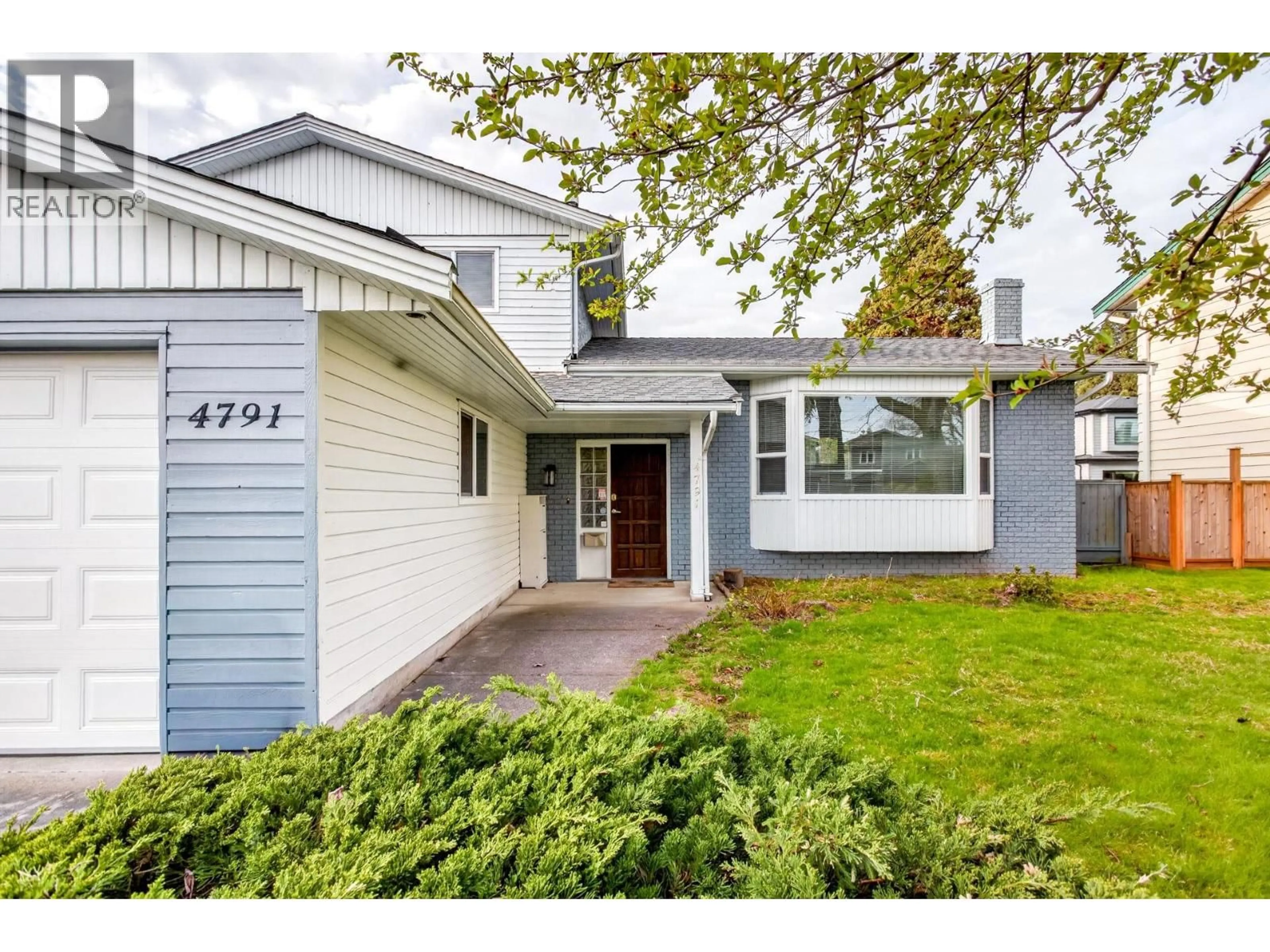 Home with vinyl exterior material, street for 4791 PEMBROKE PLACE, Richmond British Columbia V7E4J9