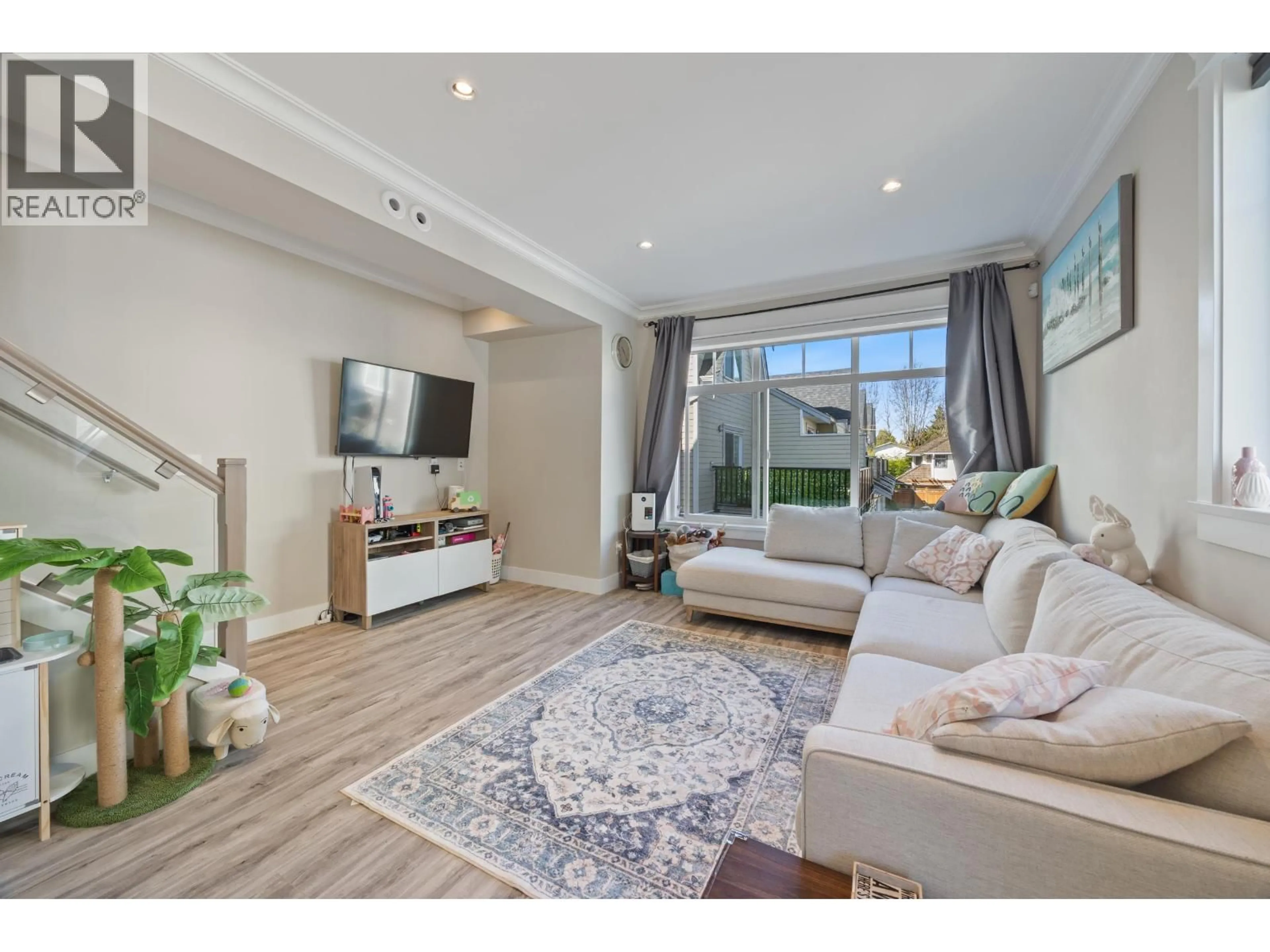 Living room with furniture, unknown for 17 - 9728 ALBERTA ROAD, Richmond British Columbia V6Y0J2