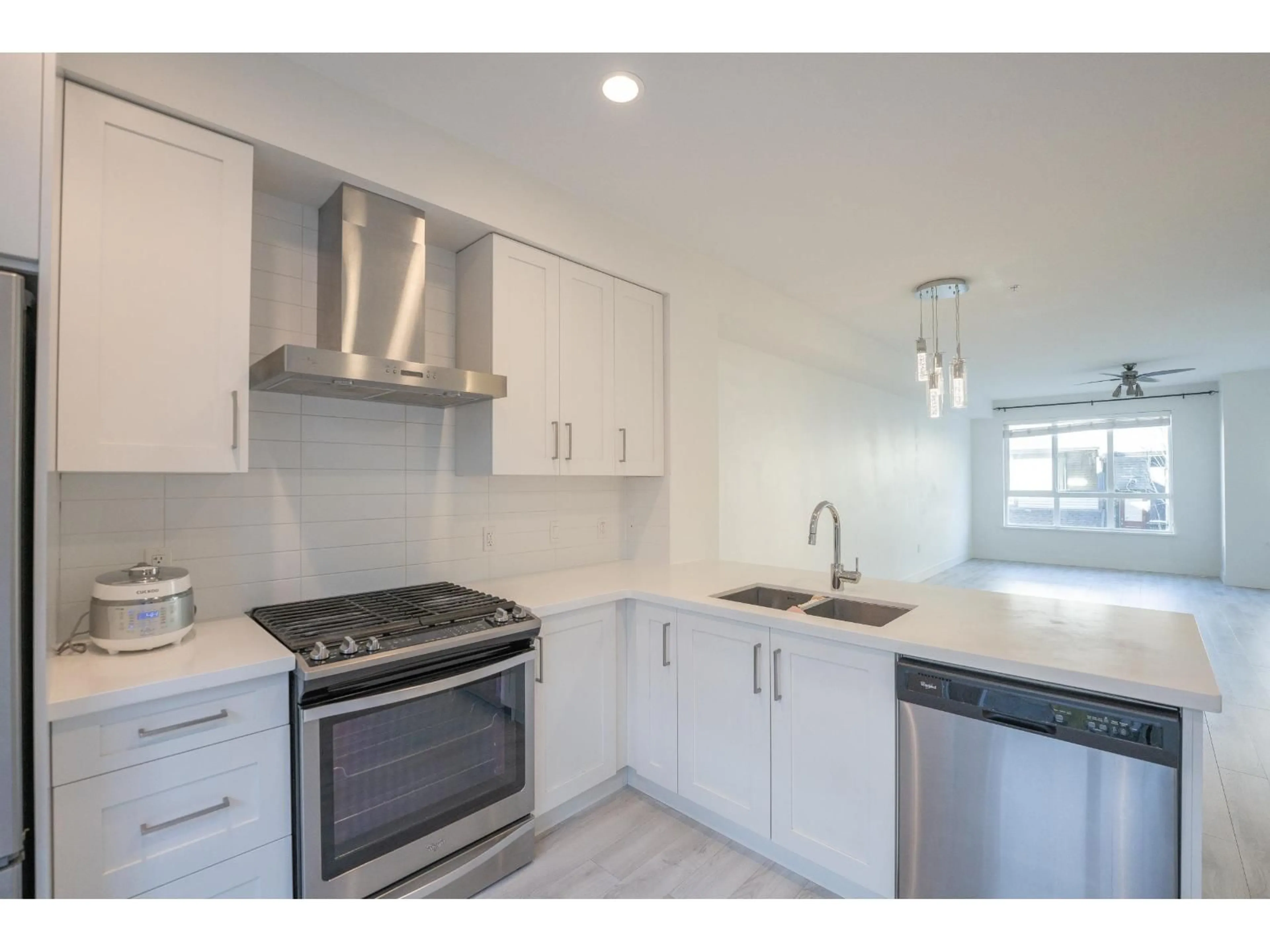 Open concept kitchen, ceramic/tile floor for 72 - 8570 204 STREET, Langley British Columbia V2Y0T9