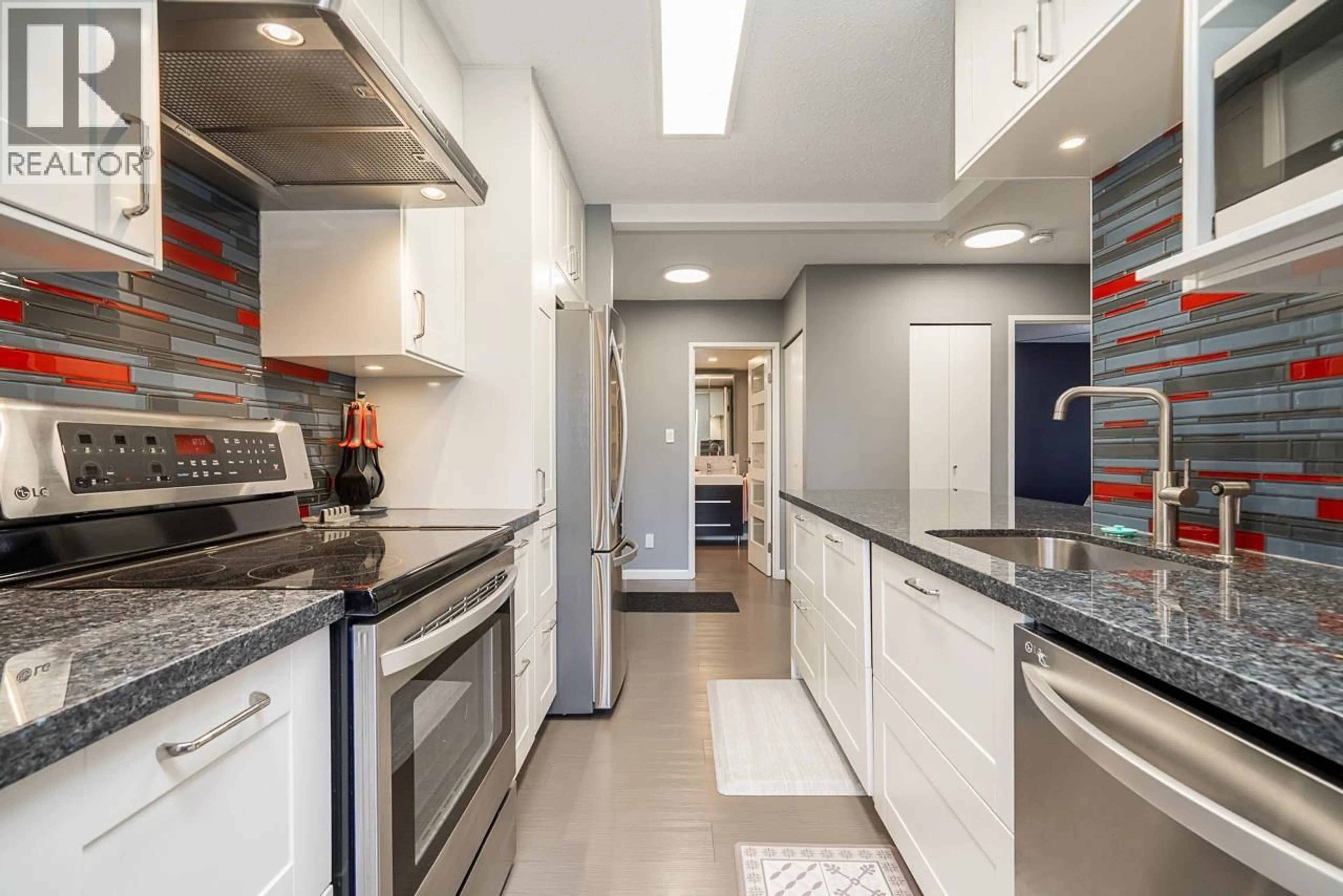 Contemporary kitchen, ceramic/tile floor for 303 - 2060 BELLWOOD AVENUE, Burnaby British Columbia V5B4V2