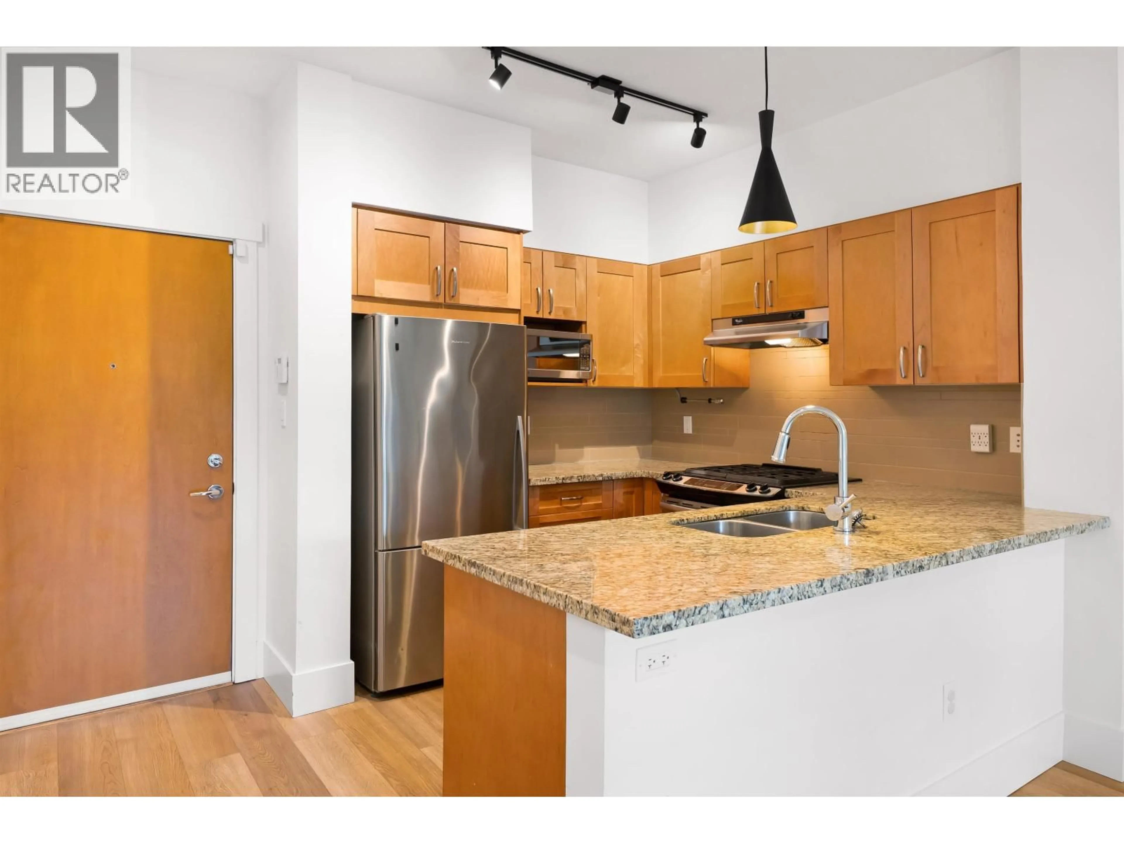 Standard kitchen, unknown for 103 - 1111 27TH STREET, North Vancouver British Columbia V7J1S3