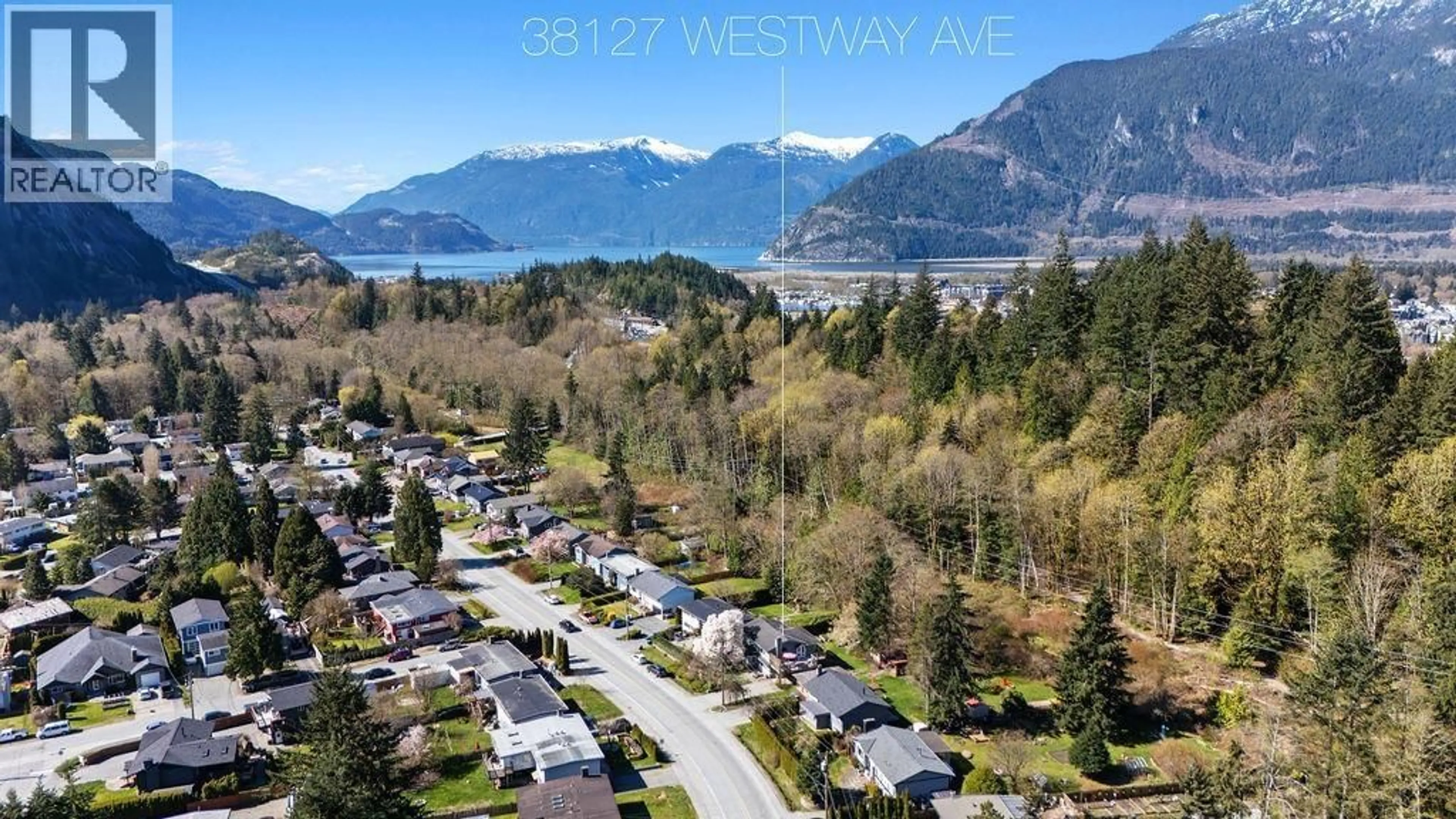A pic from outside/outdoor area/front of a property/back of a property/a pic from drone, mountain view for 38127 WESTWAY AVENUE, Squamish British Columbia V8B0X6
