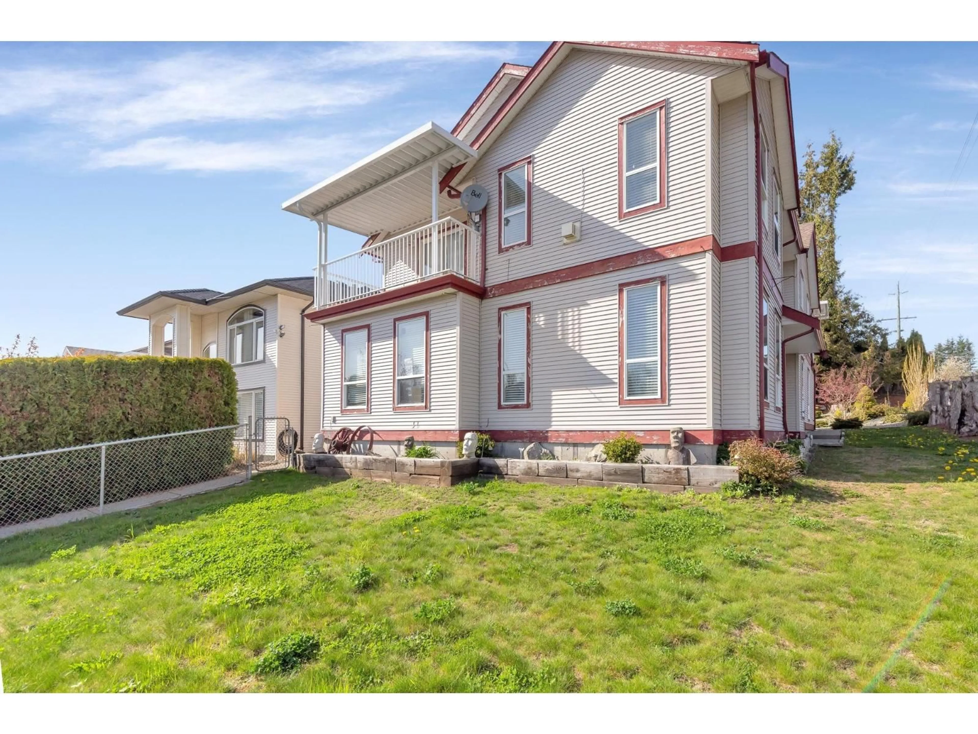 Home with vinyl exterior material, street for 8067 CEDAR STREET, Mission British Columbia V2V3N2