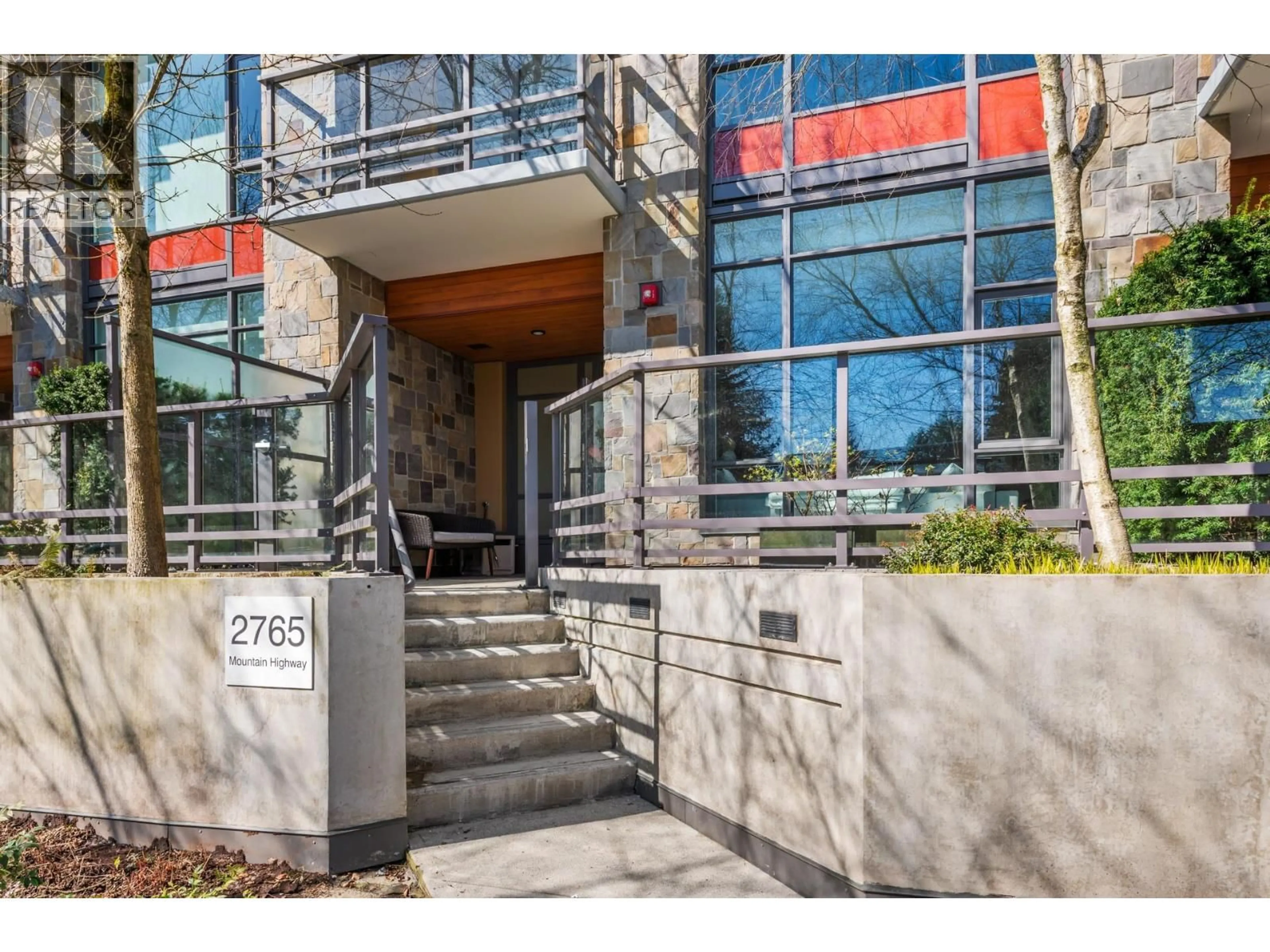 Unknown for 2765 MOUNTAIN HIGHWAY, North Vancouver British Columbia V7J0B4