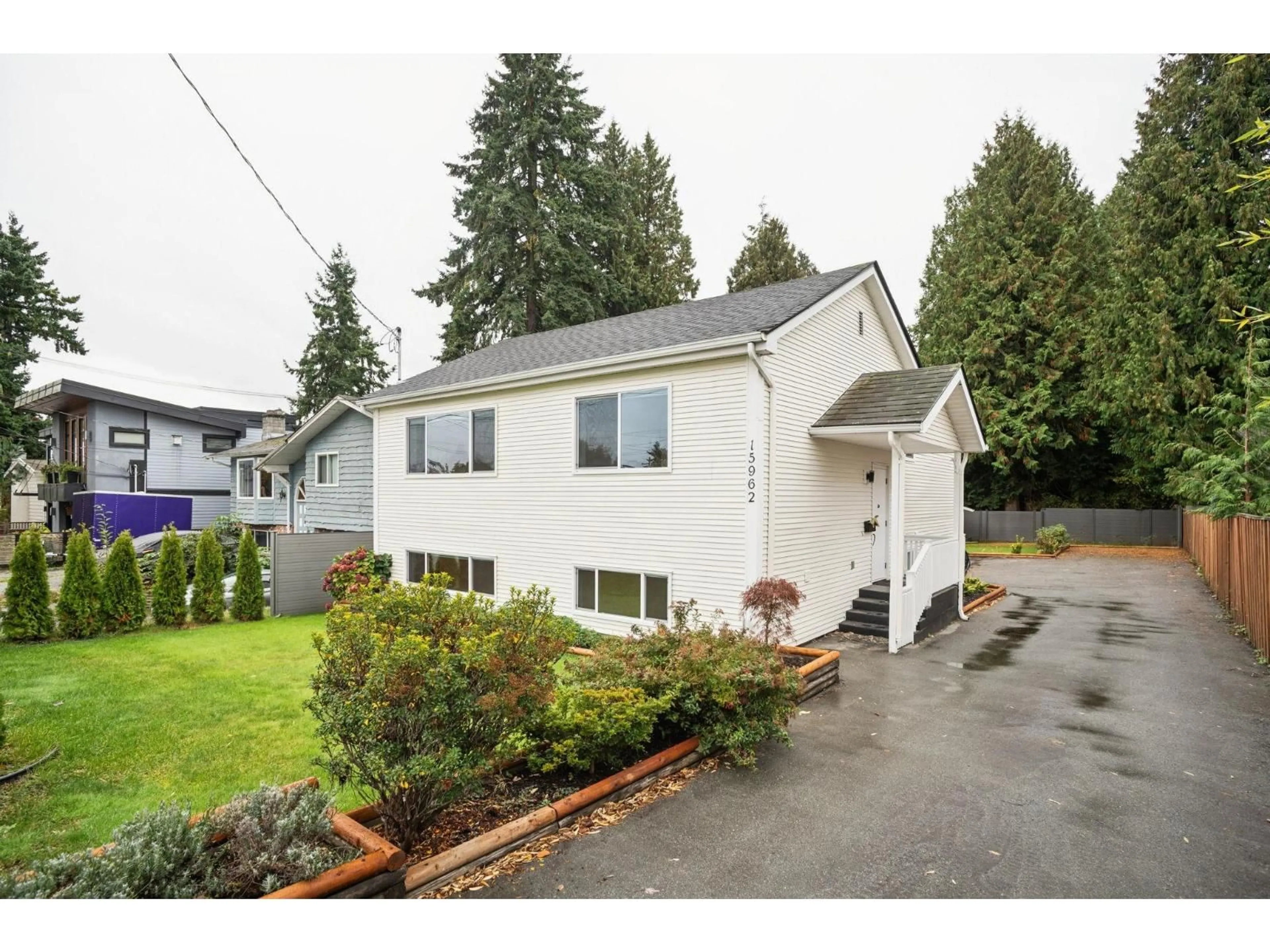 Unknown for 15962 NORTH BLUFF ROAD, White Rock British Columbia V4B3G8