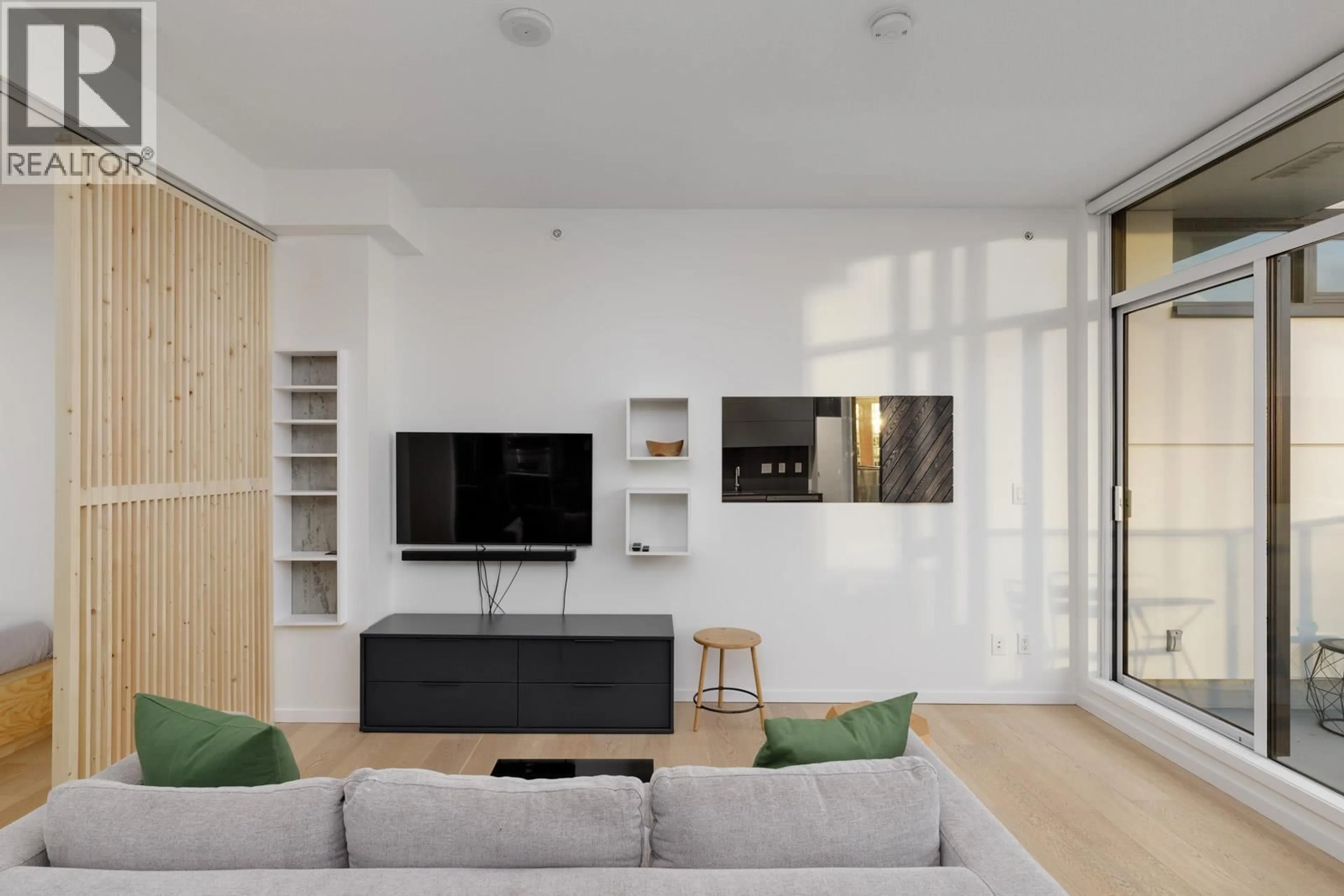 Living room with furniture, unknown for 601 - 133 8TH AVENUE, Vancouver British Columbia V5T1R8