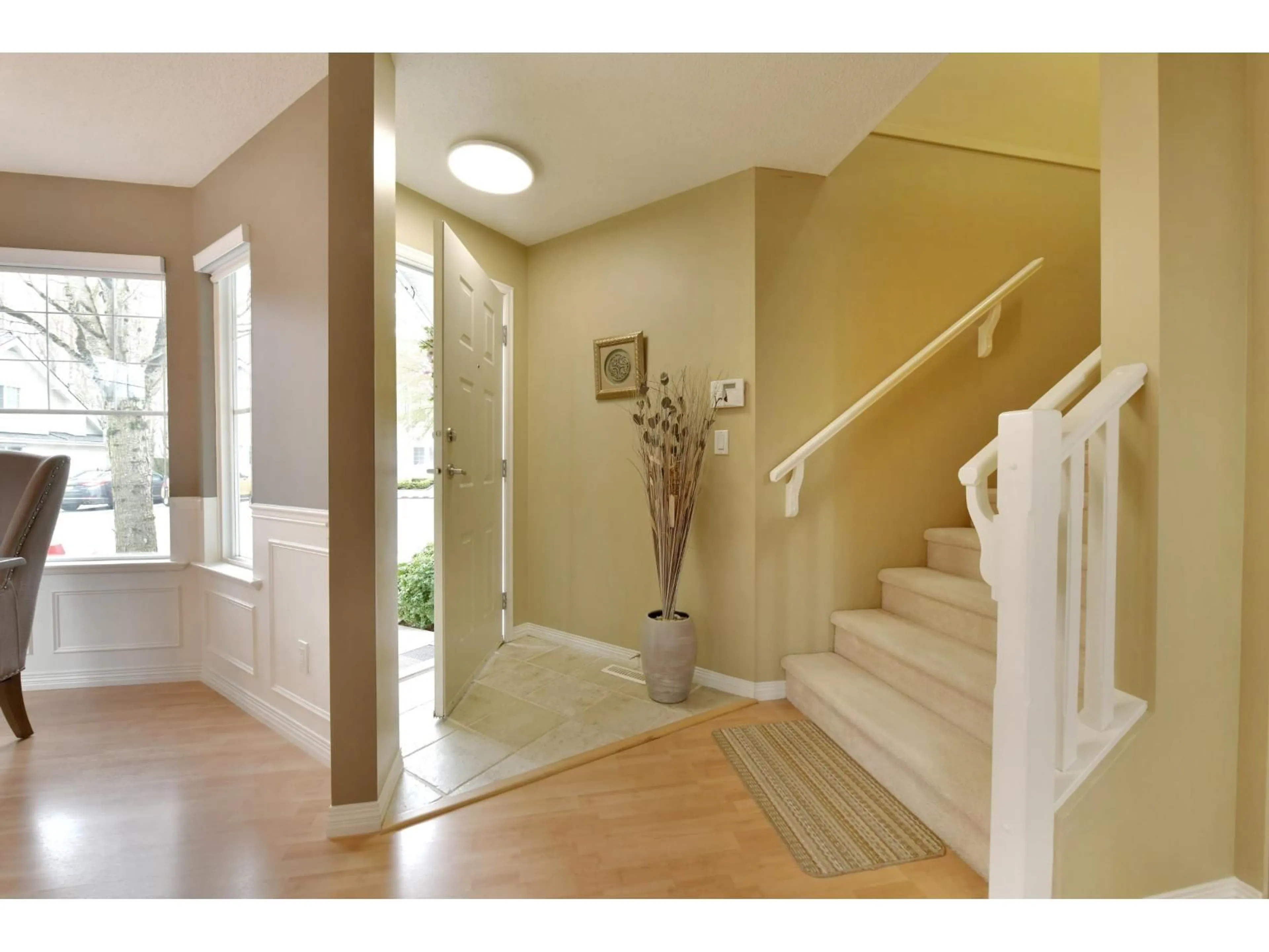 Indoor entryway for 1 - 17097 64 AVENUE, Surrey British Columbia V3S1Y5