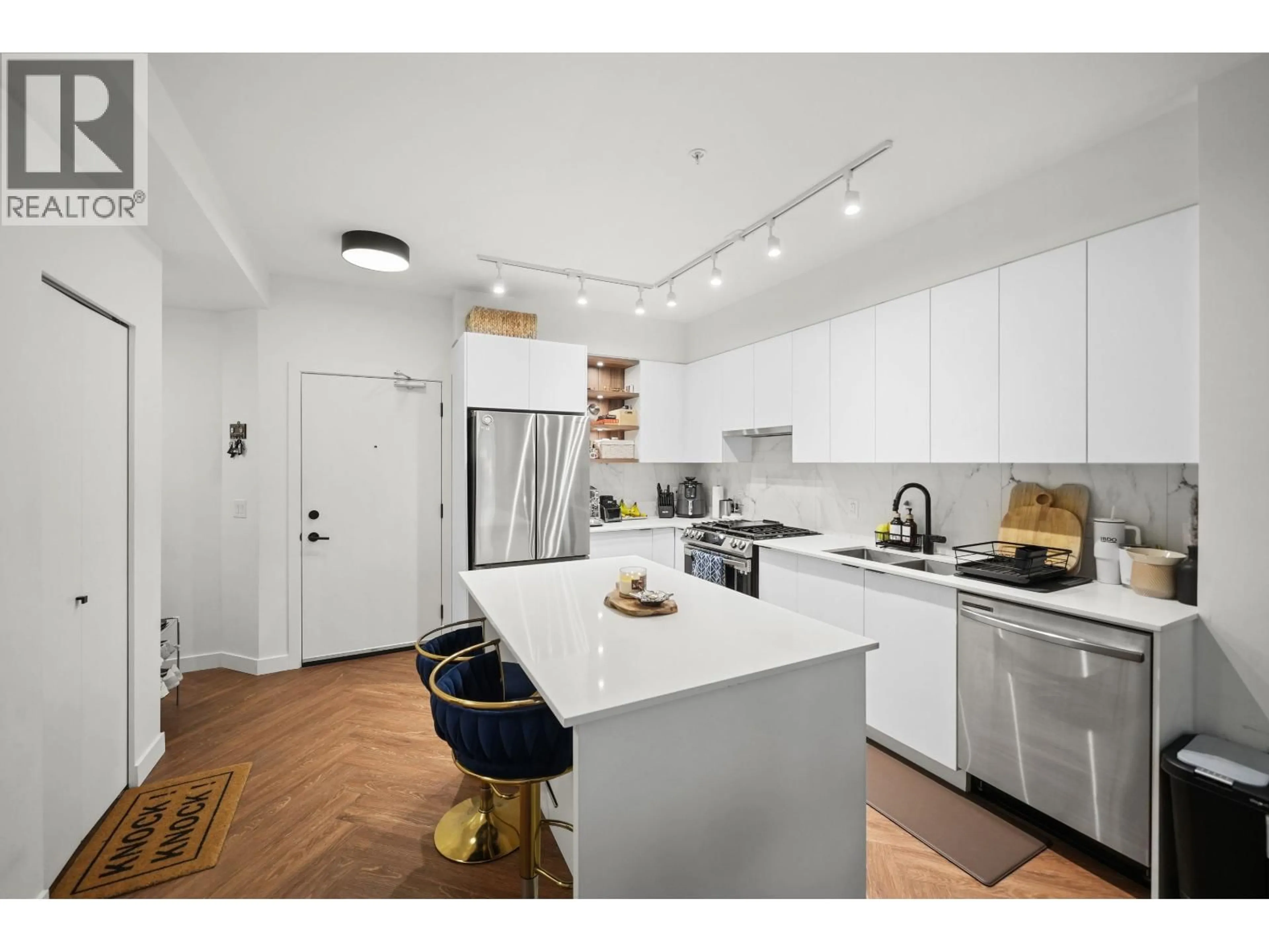 Open concept kitchen, unknown for 513 - 3229 ST. JOHNS STREET, Port Moody British Columbia V3H0M4