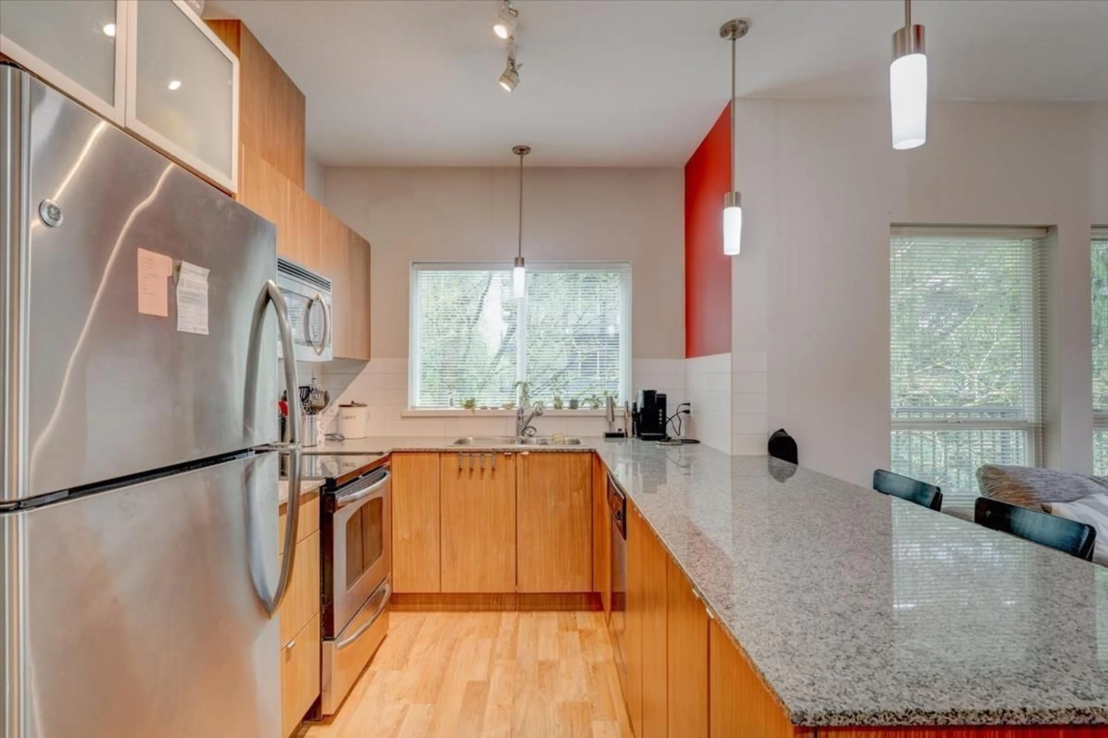 Contemporary kitchen, unknown for 215 - 9655 KING GEORGE BOULEVARD, Surrey British Columbia V3T0C7