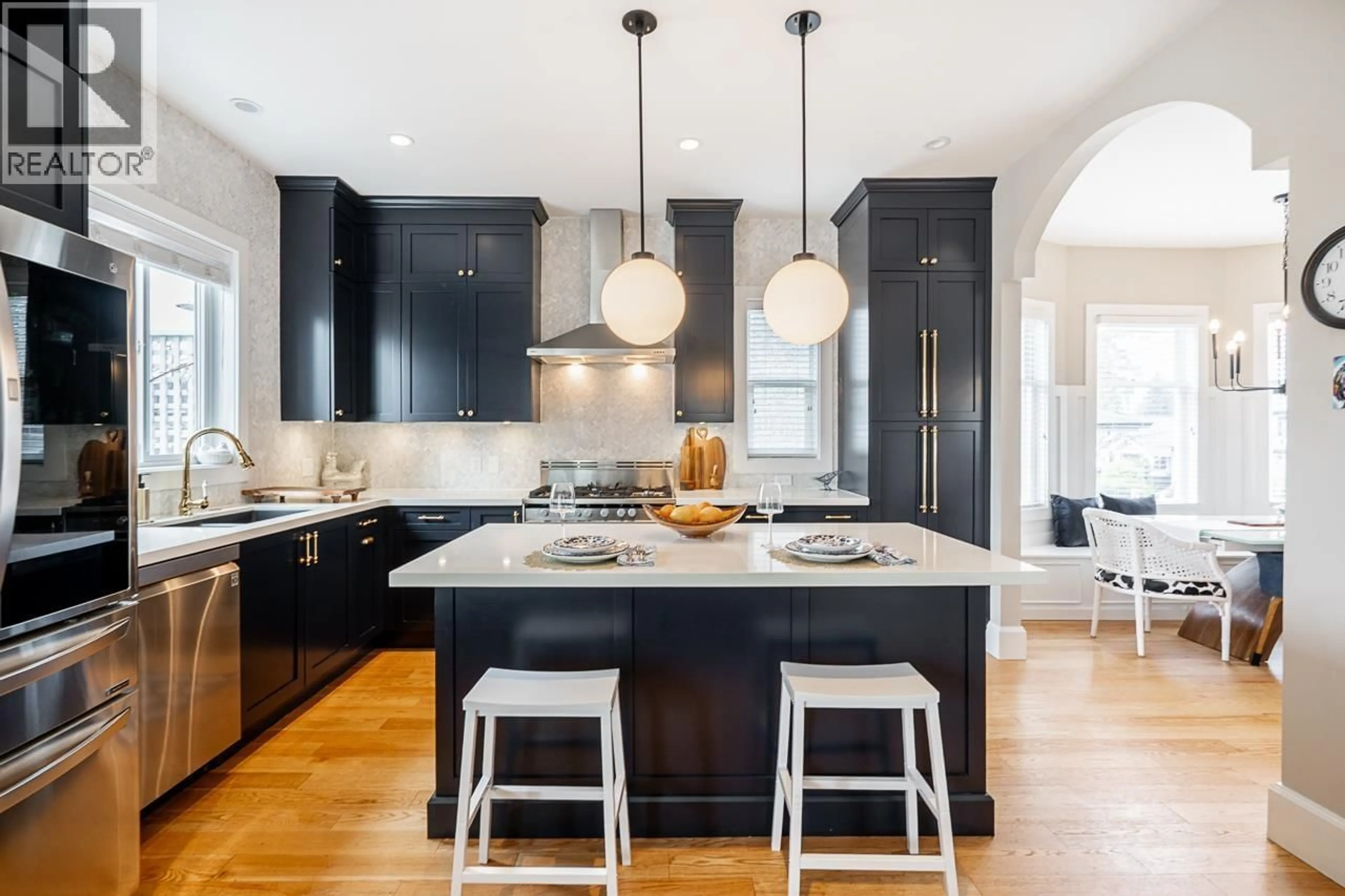 Contemporary kitchen, unknown for 457 11TH STREET, North Vancouver British Columbia V7L2H3