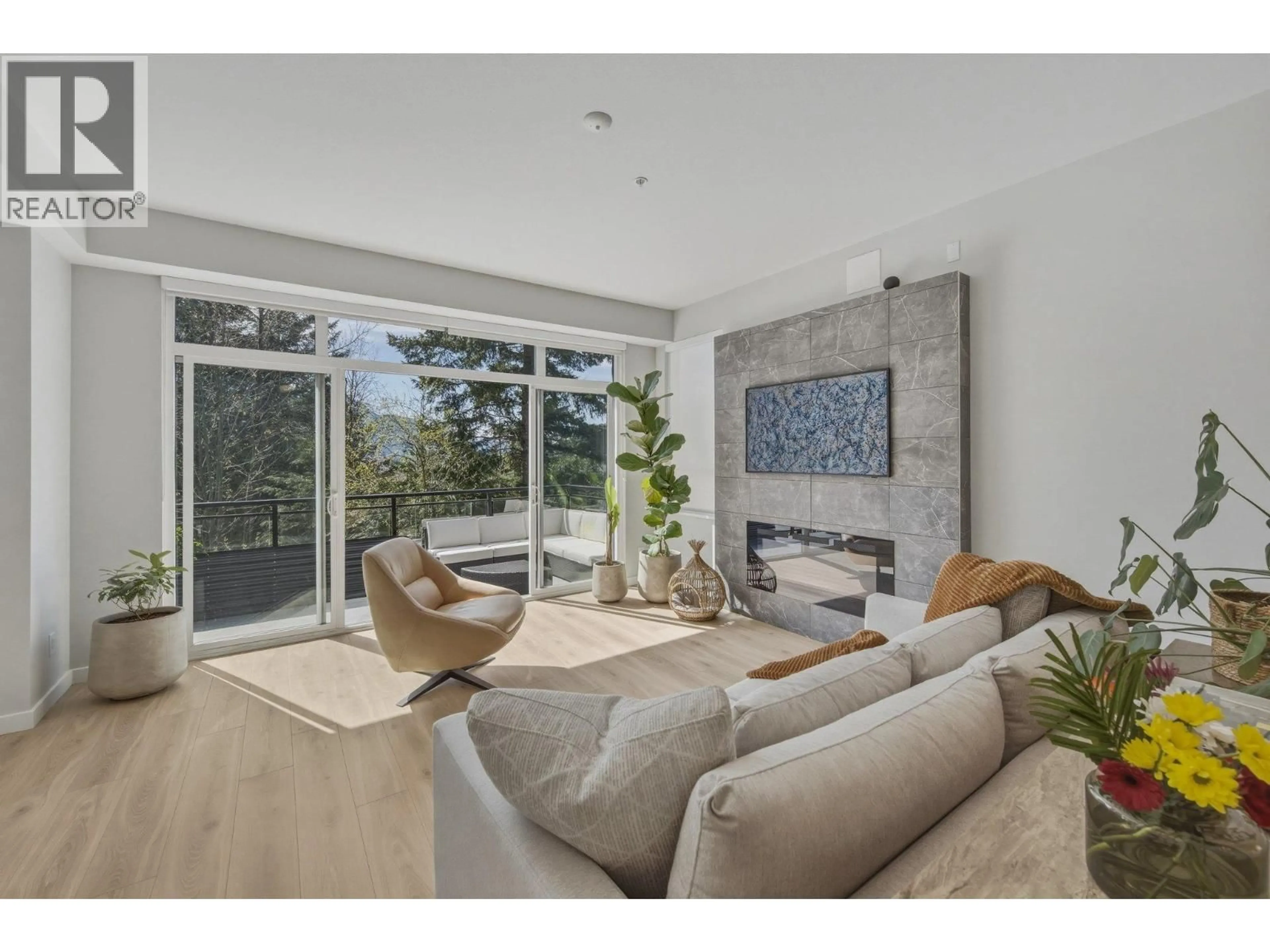 Living room with furniture, unknown for 41203 HIGHLINE PLACE, Squamish British Columbia V8B1C2