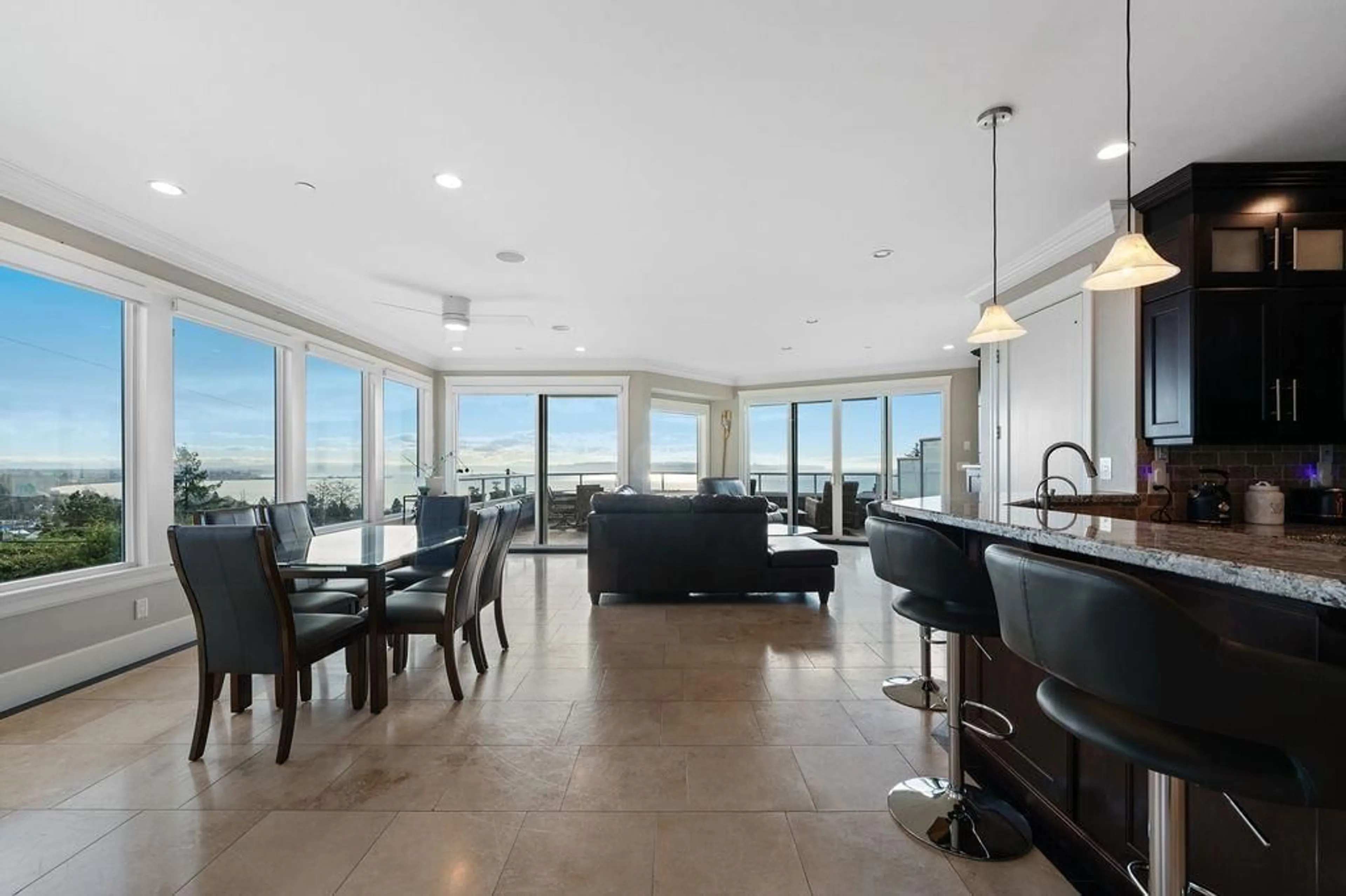 Unknown for 1087 FINLAY STREET, White Rock British Columbia V4B4K7