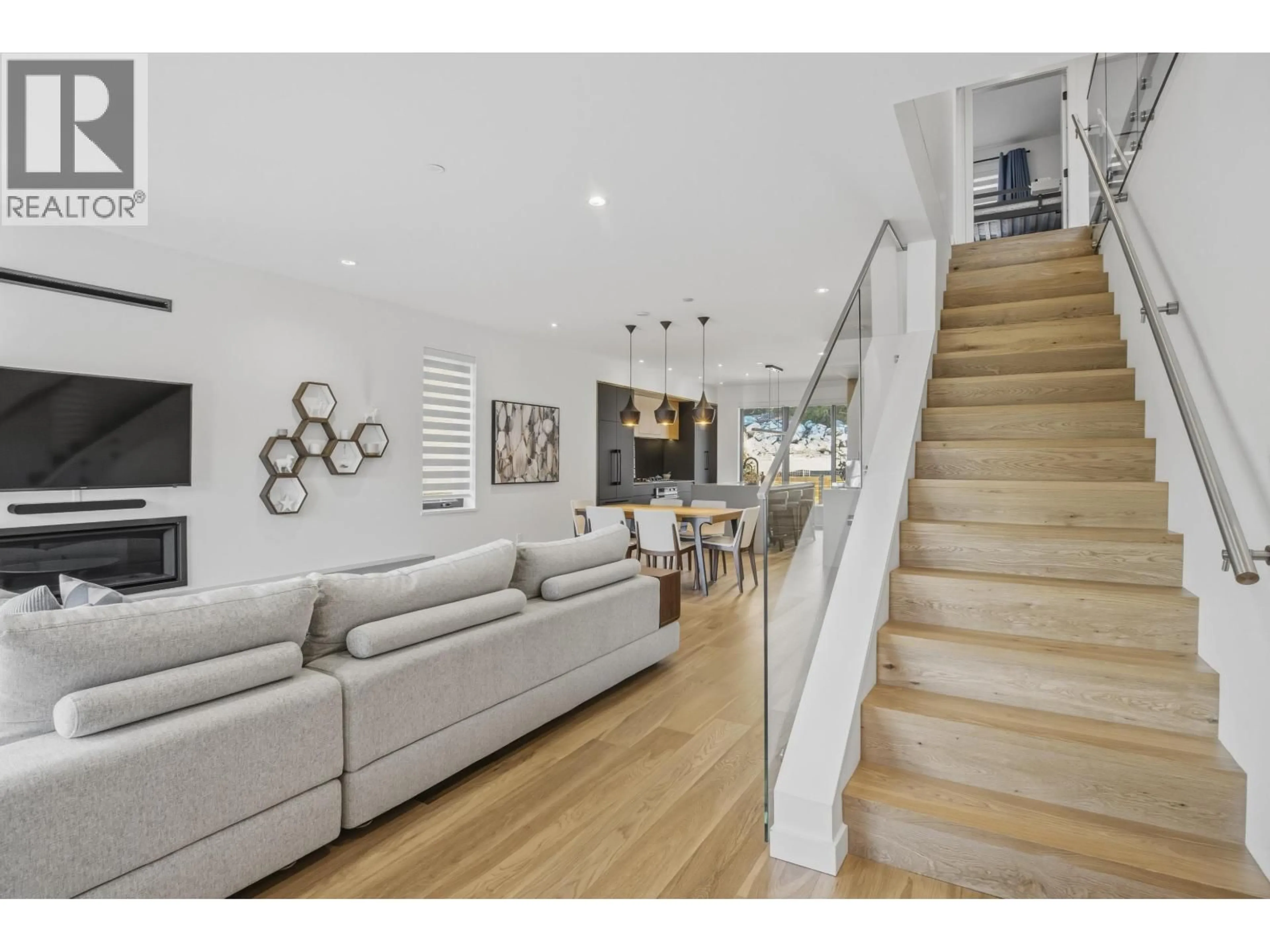 Unknown for 40830 THE CRESCENT, Squamish British Columbia V8B1B1