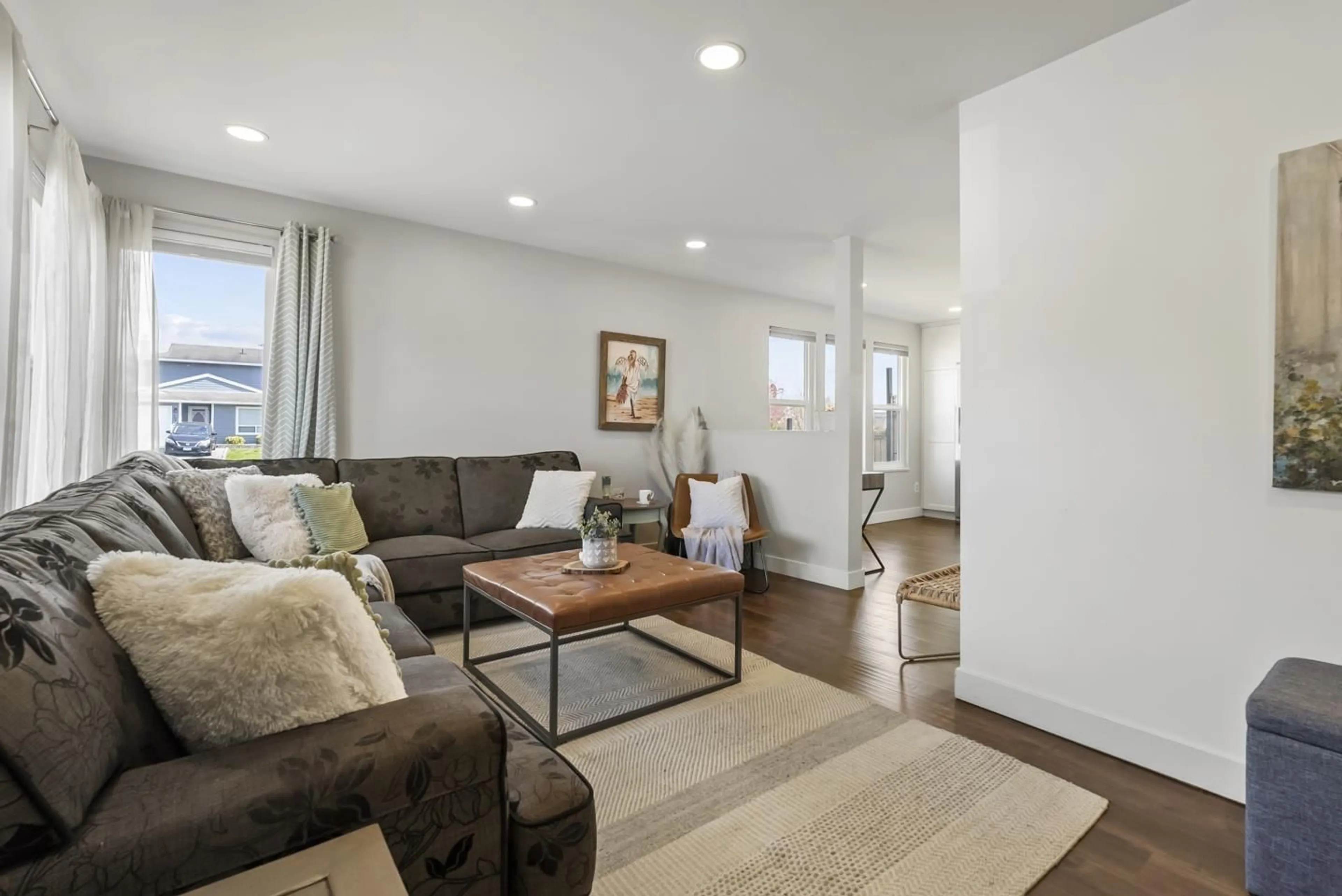 Living room with furniture, unknown for 2491 WAYBURNE CRESCENT, Langley British Columbia V2Y1B6