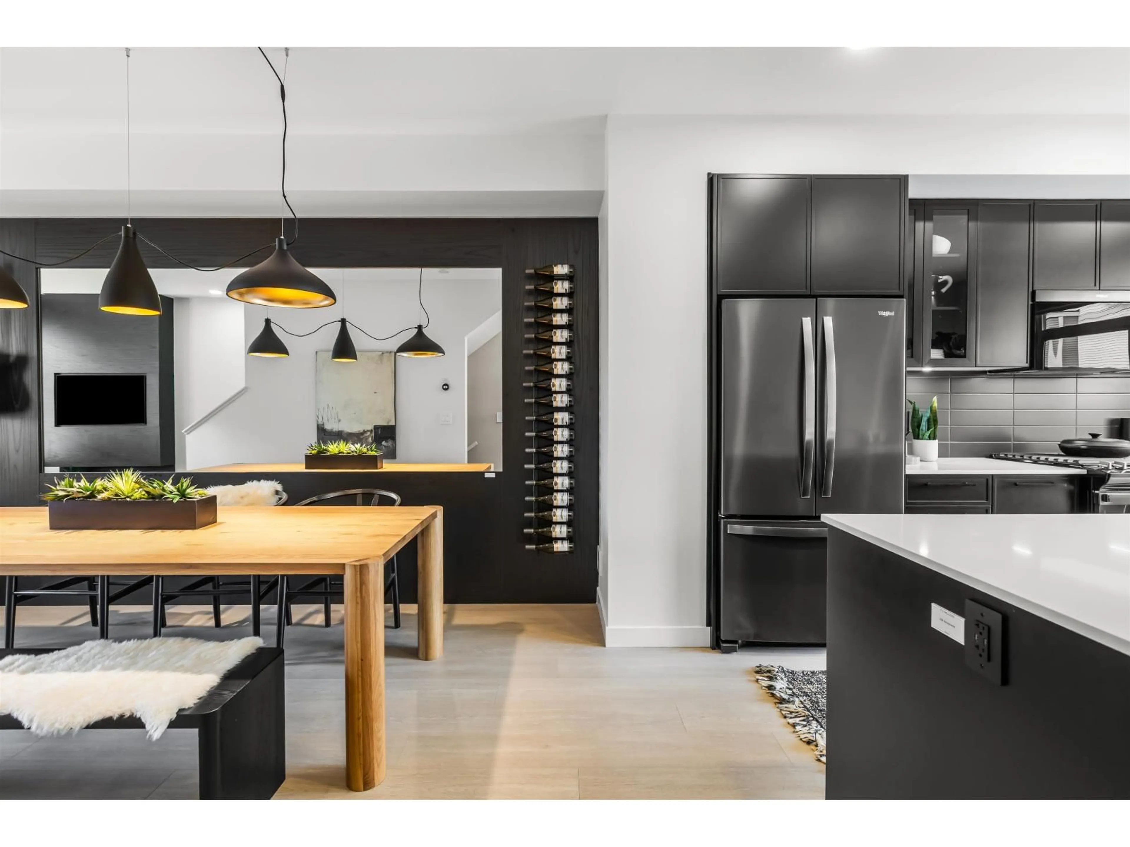 Contemporary kitchen, unknown for 5 - 2886 MONTROSE AVENUE, Abbotsford British Columbia V2S0N7