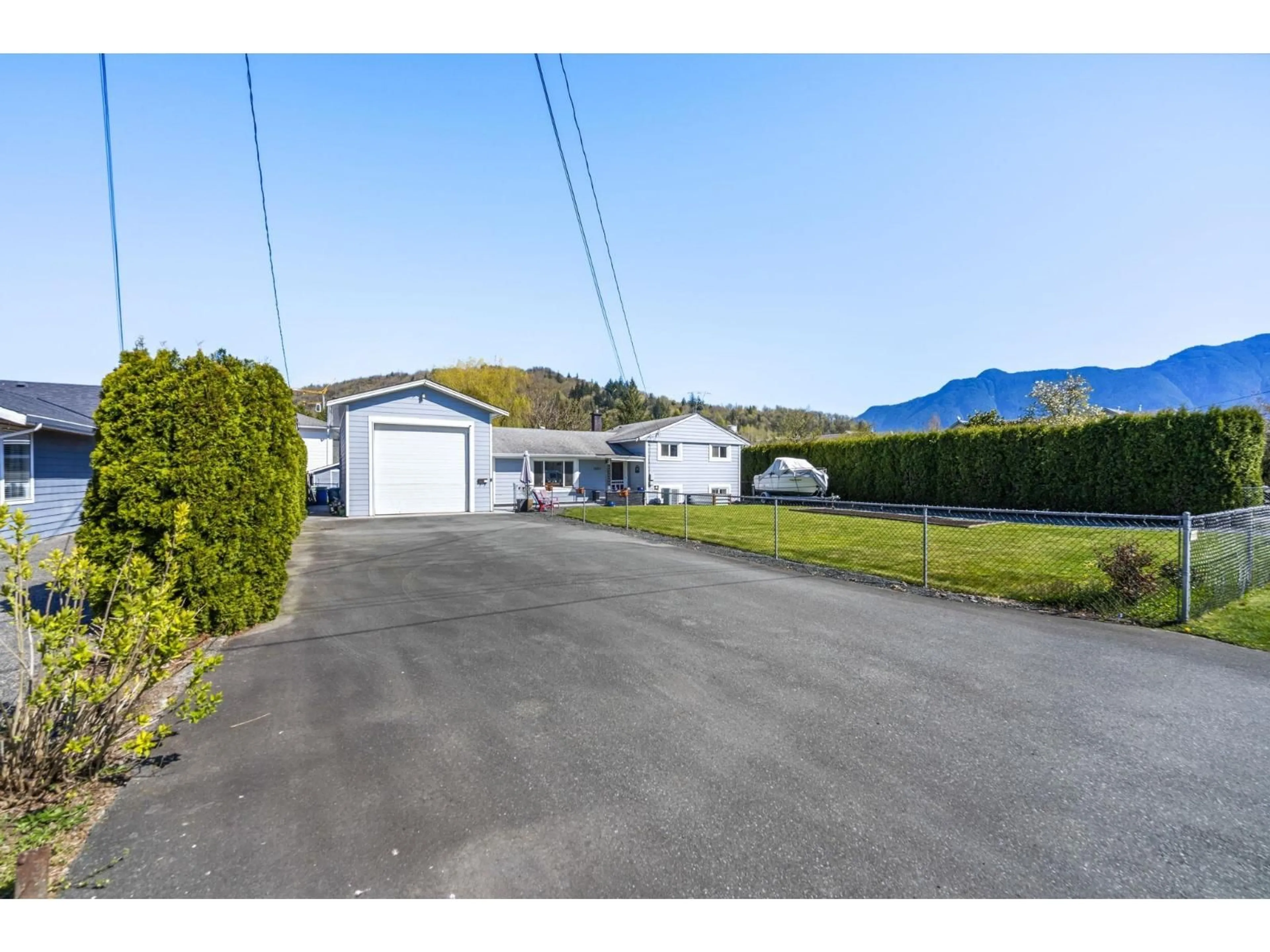 A pic from outside/outdoor area/front of a property/back of a property/a pic from drone, mountain view for 7489 MORROW ROAD, Agassiz British Columbia V0M1A2
