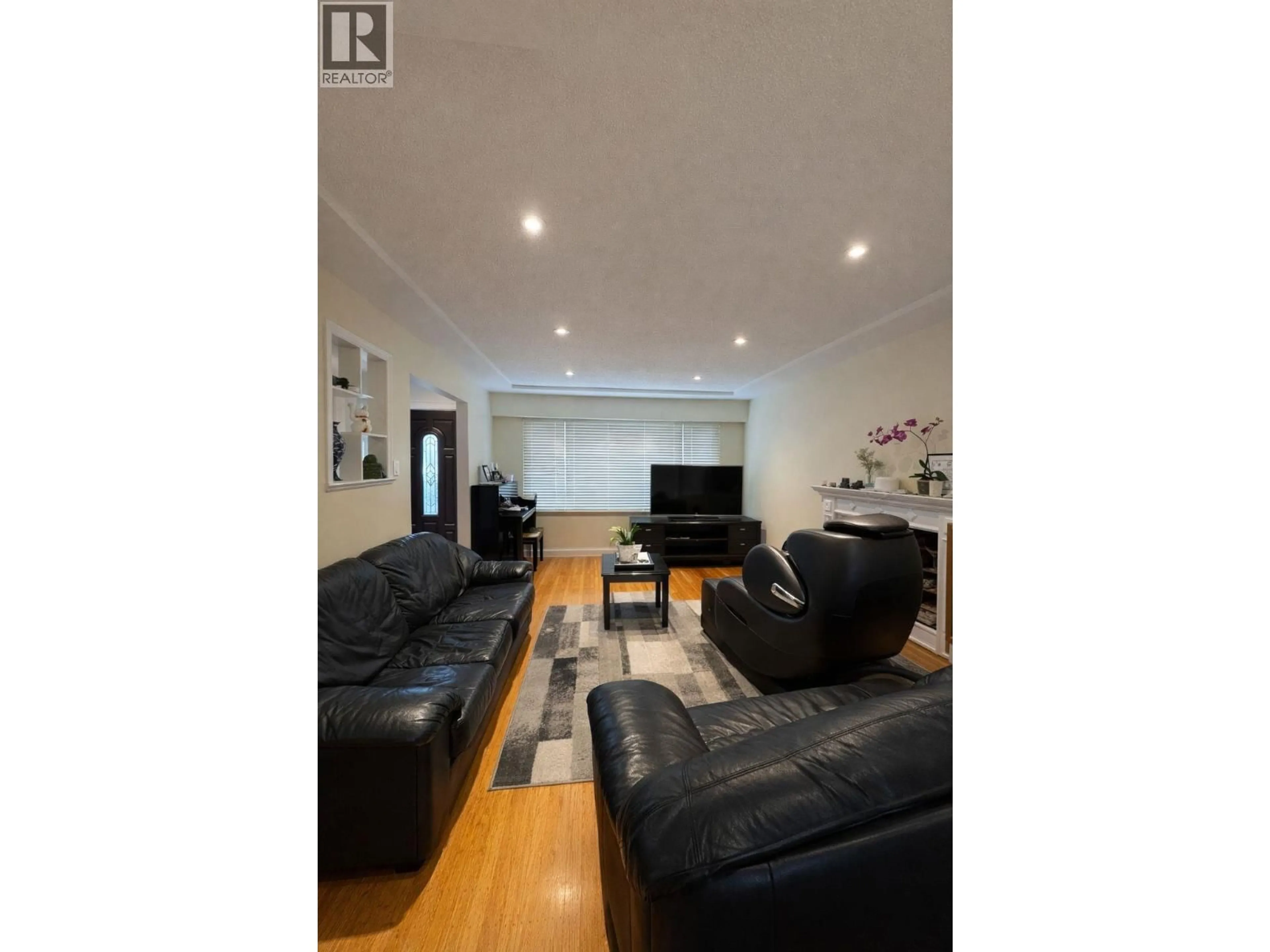 Unknown for 4720 PANDORA STREET, Burnaby British Columbia V5C2C3