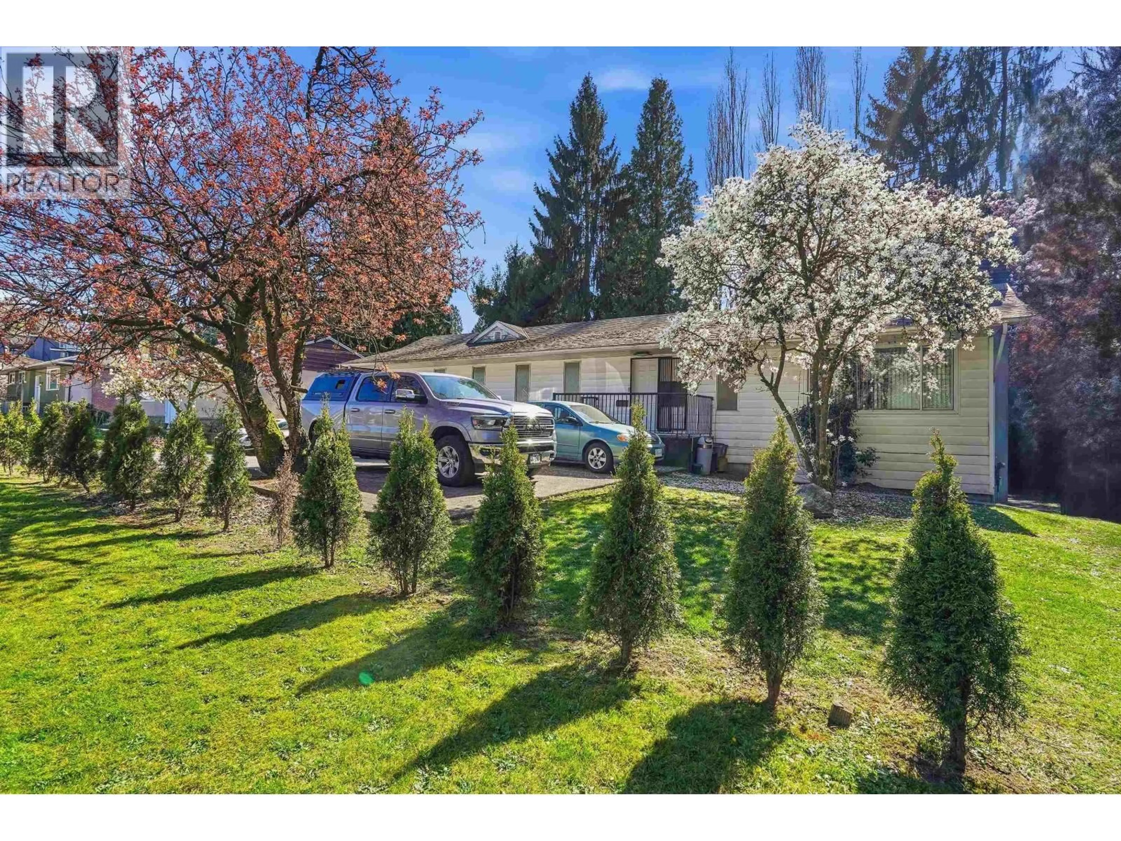A pic from outside/outdoor area/front of a property/back of a property/a pic from drone, street for 5407 CANADA WAY, Burnaby British Columbia V5E3N5