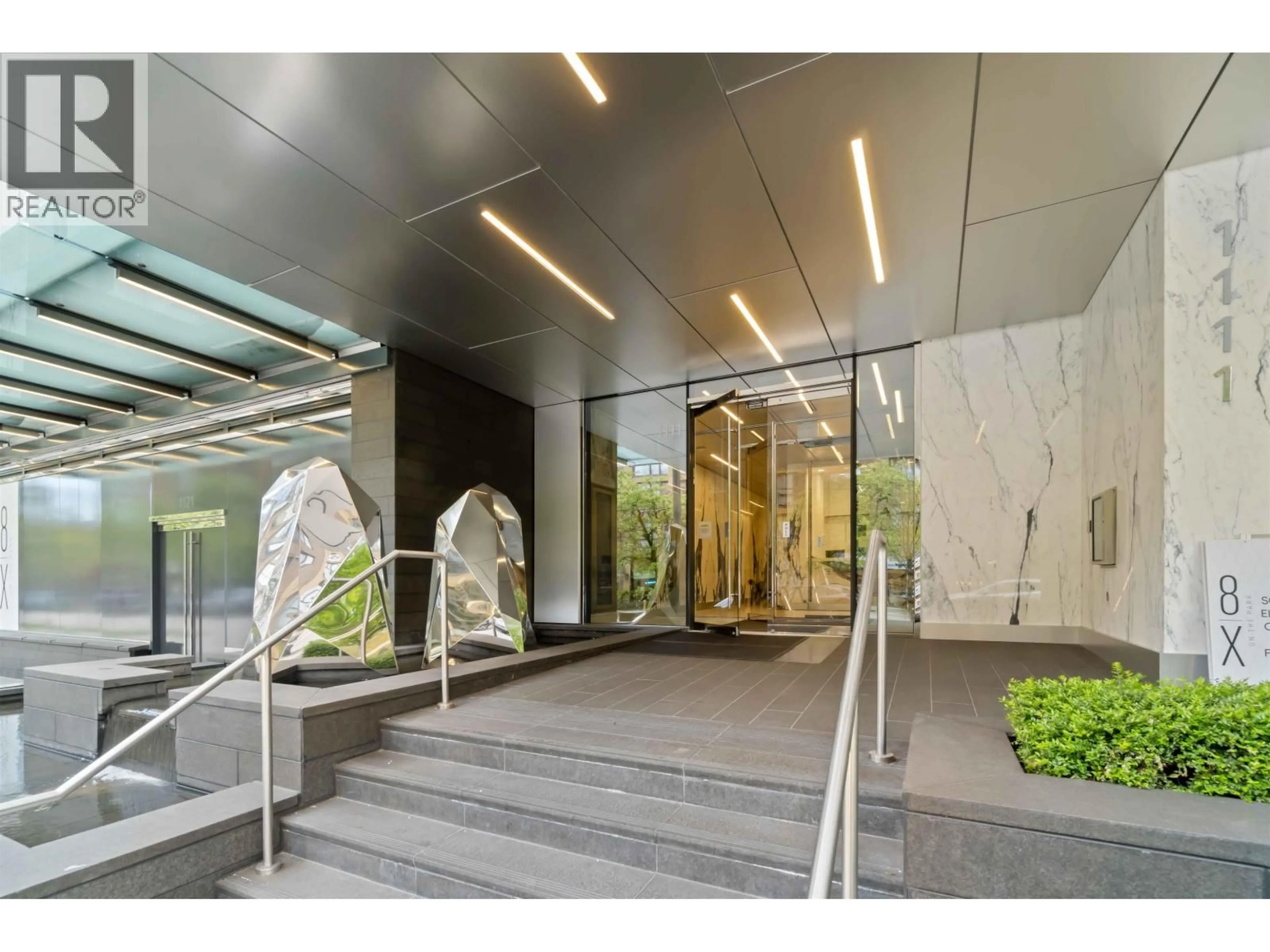 Indoor foyer for 1305 - 1111 RICHARDS STREET, Vancouver British Columbia V6B0S3