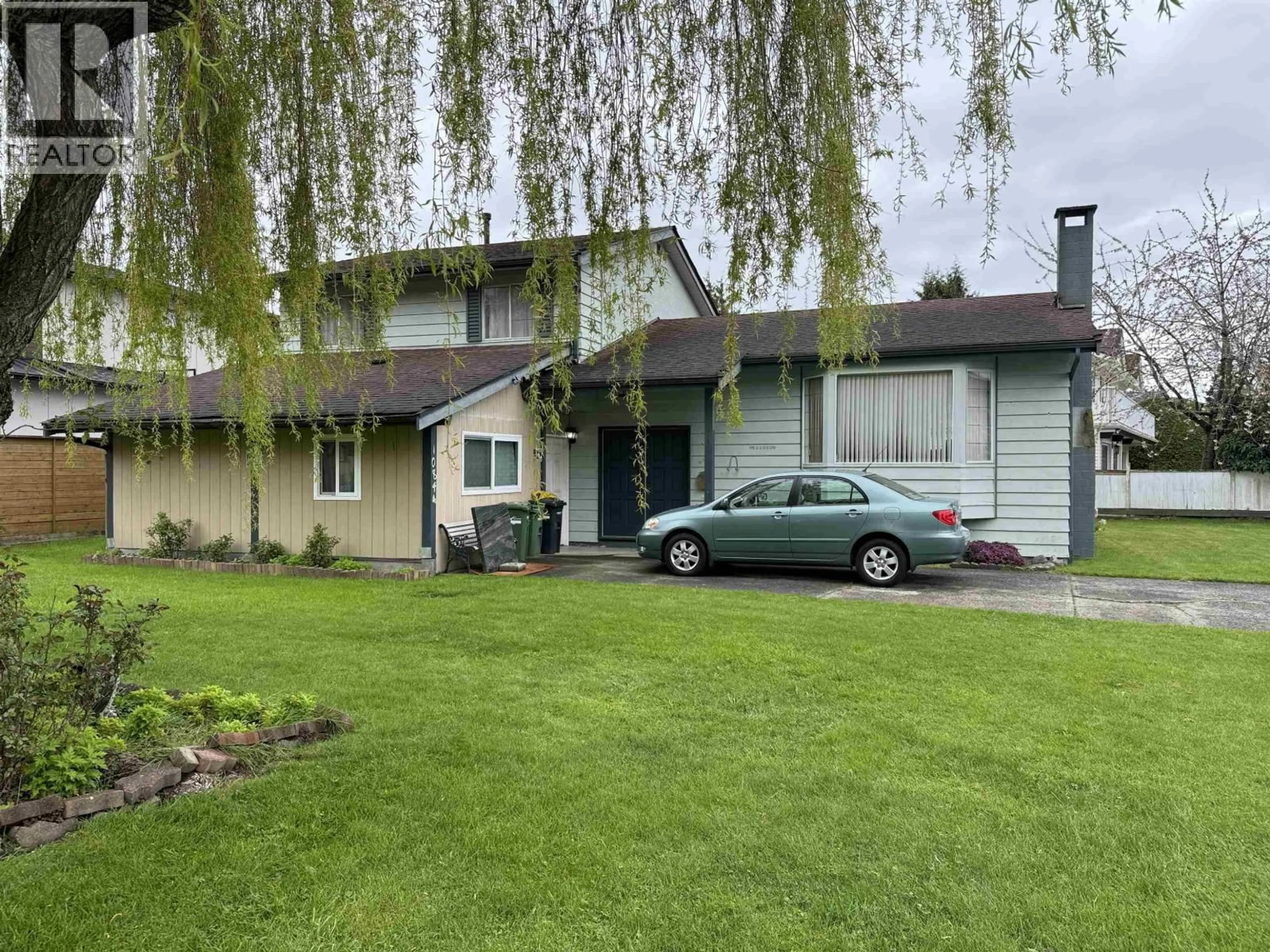 A pic from outside/outdoor area/front of a property/back of a property/a pic from drone, street for 10844 SPRINGMONT GATE, Richmond British Columbia V7E1Y4