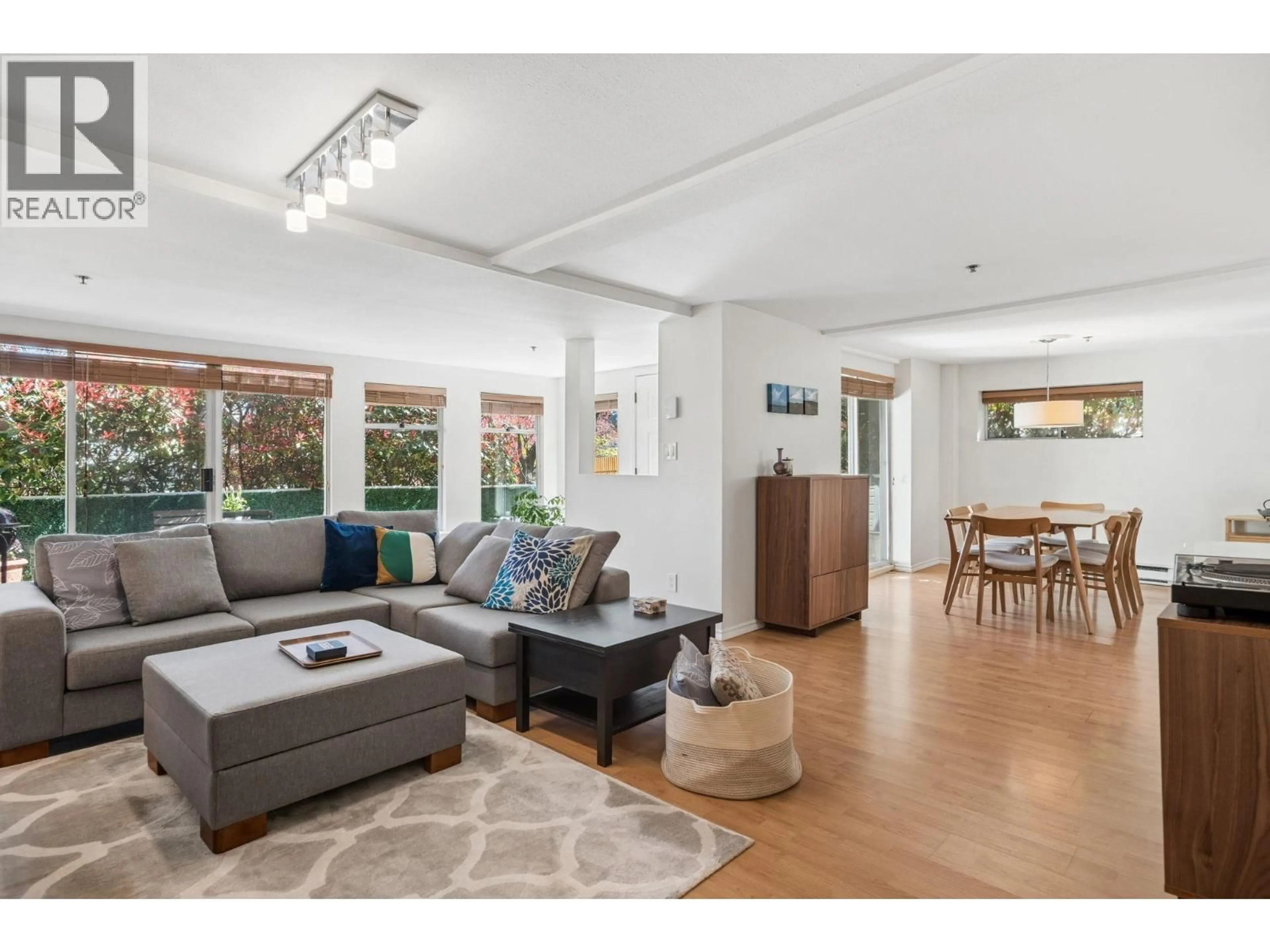 Living room with furniture, unknown for 4306 SOPHIA STREET, Vancouver British Columbia V5V3V7