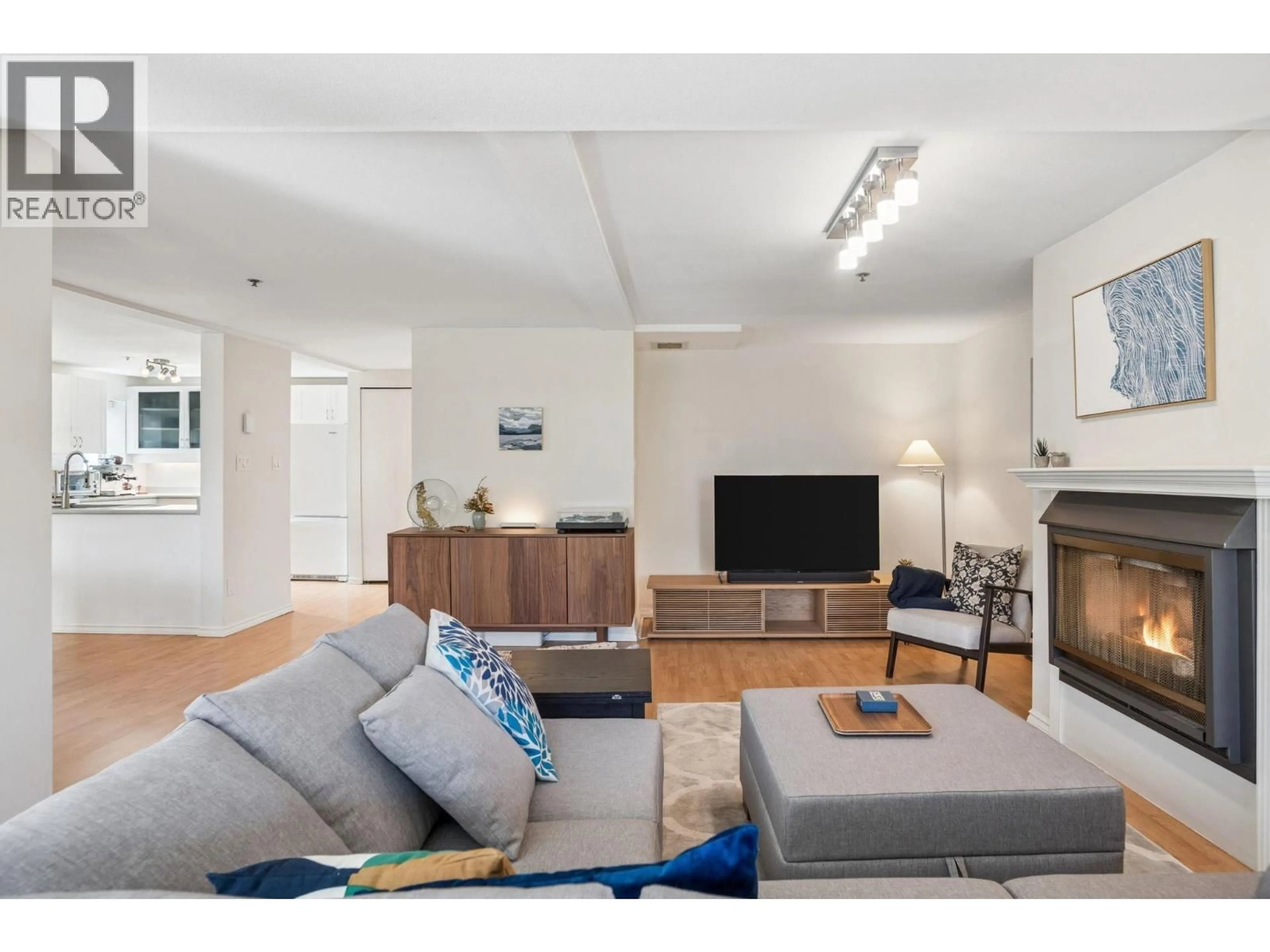 Living room with furniture, unknown for 4306 SOPHIA STREET, Vancouver British Columbia V5V3V7