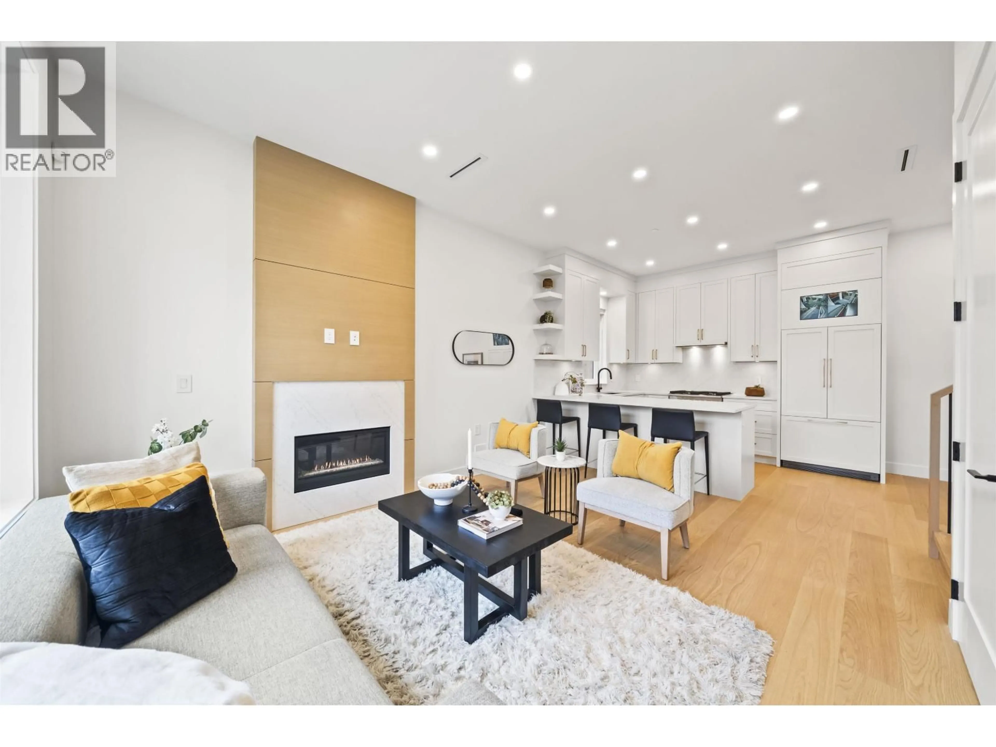 Unknown for 1 - 312 40TH AVENUE, Vancouver British Columbia V5W1L9