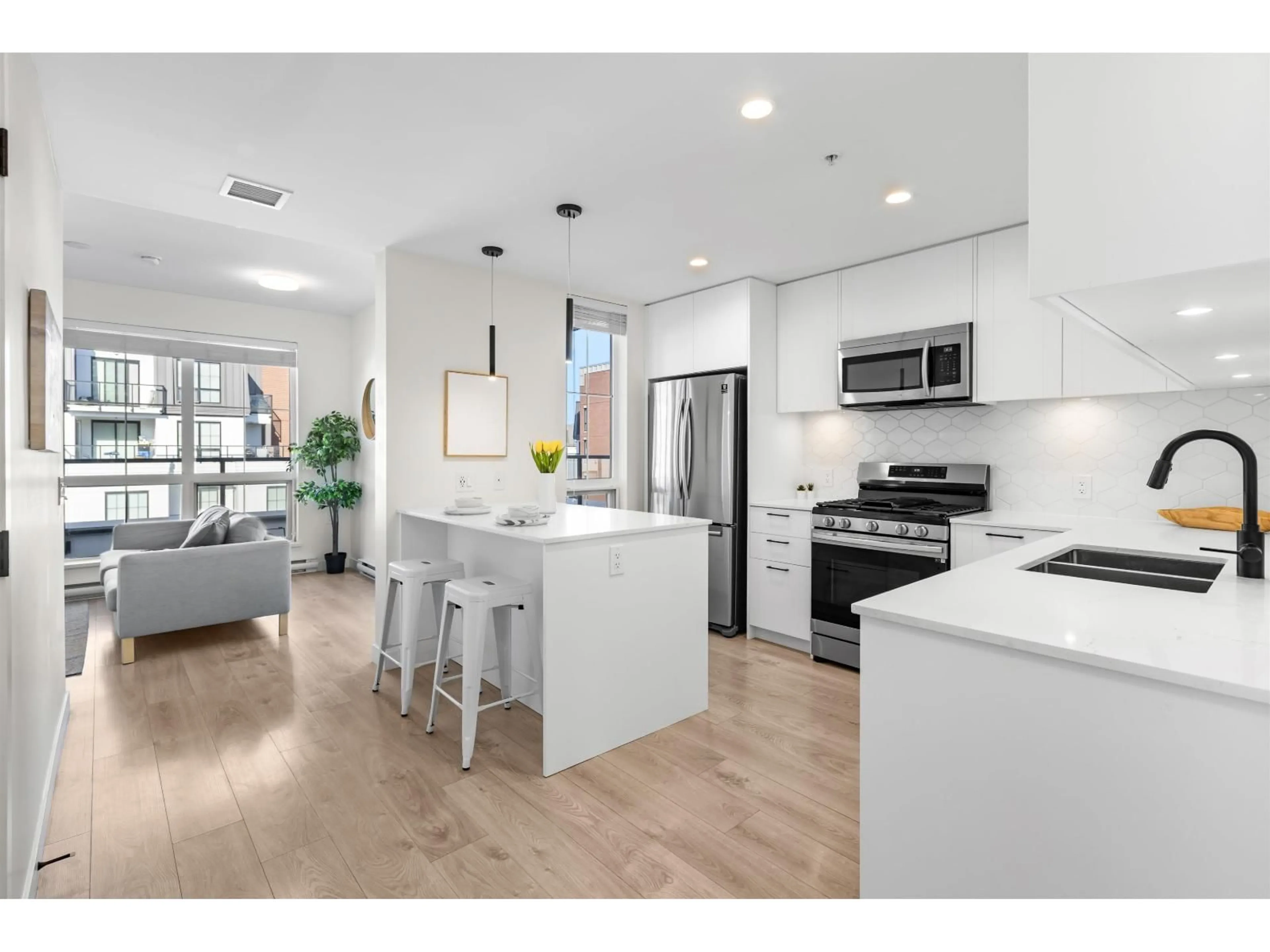 Open concept kitchen, unknown for 501 - 20052 83A AVENUE, Langley British Columbia V2Y3P4