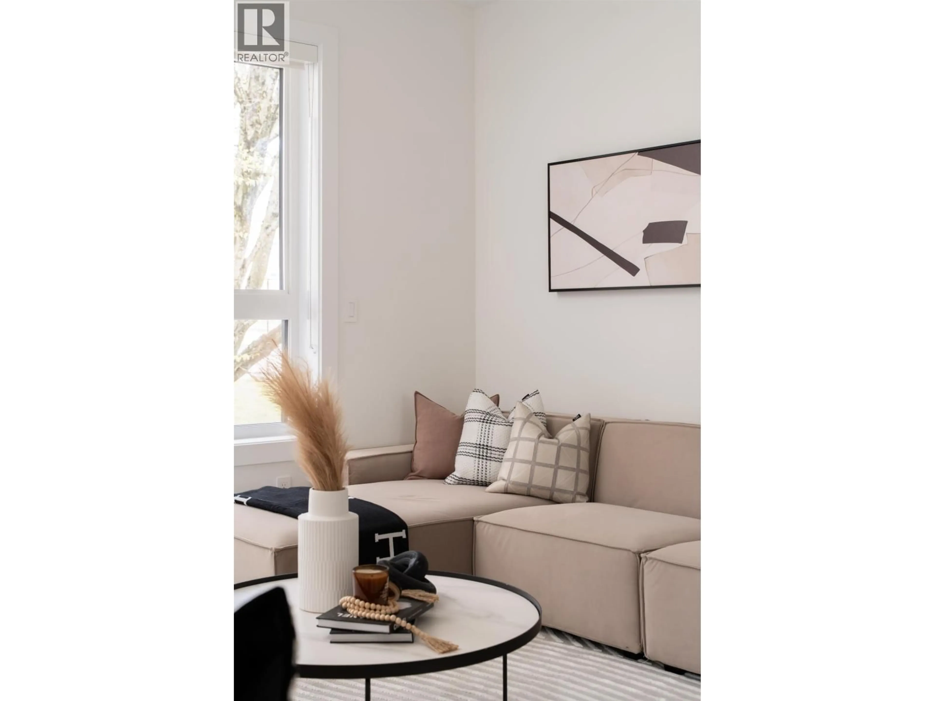 Living room with furniture, unknown for 4826 DUCHESS STREET, Vancouver British Columbia V5R3L6