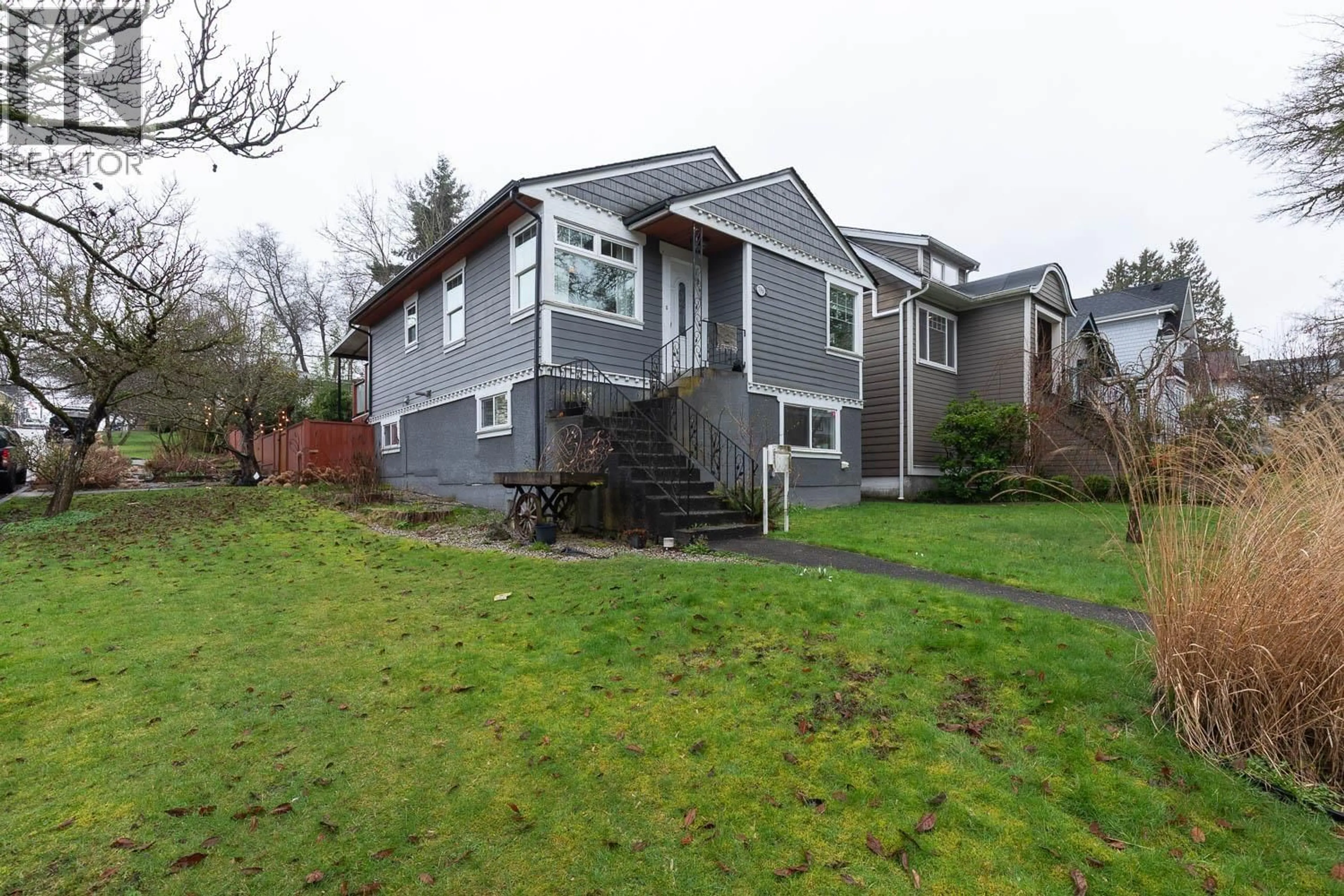 Home with vinyl exterior material, unknown for 796 22ND AVENUE, Vancouver British Columbia V5V1V6