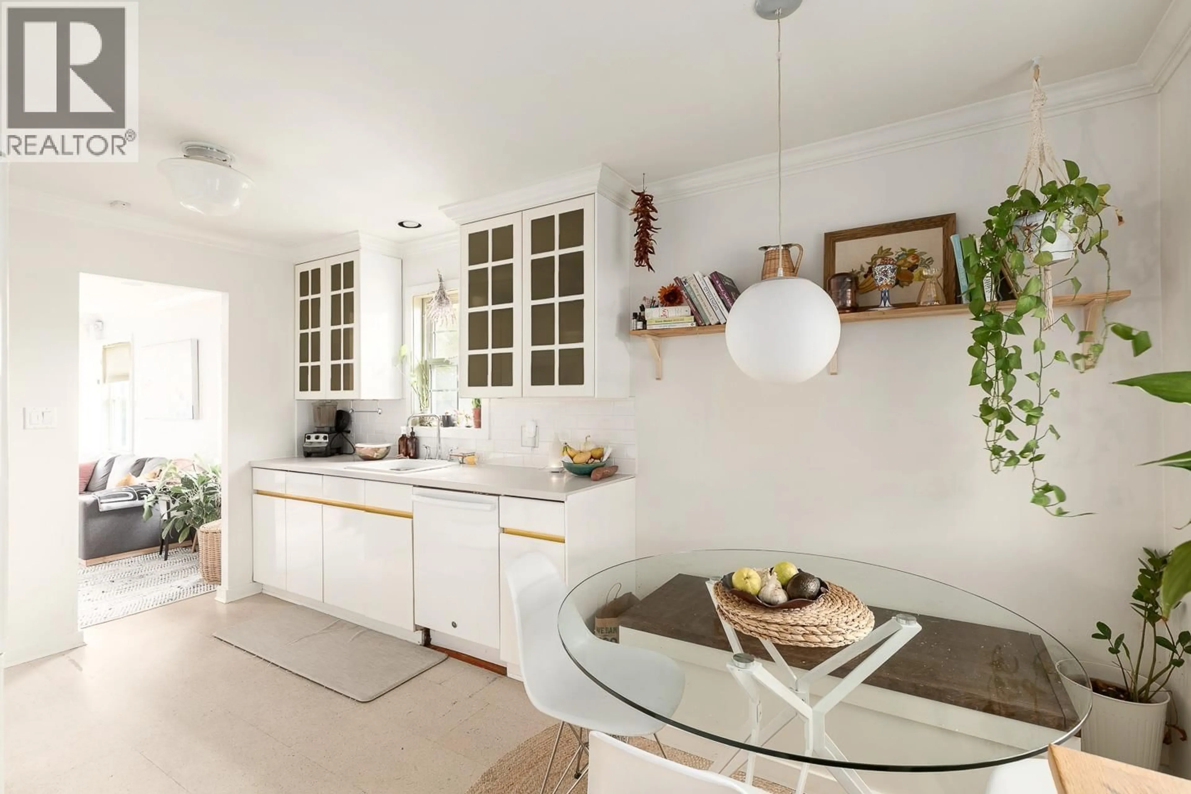 Open concept kitchen, ceramic/tile floor for 796 22ND AVENUE, Vancouver British Columbia V5V1V6