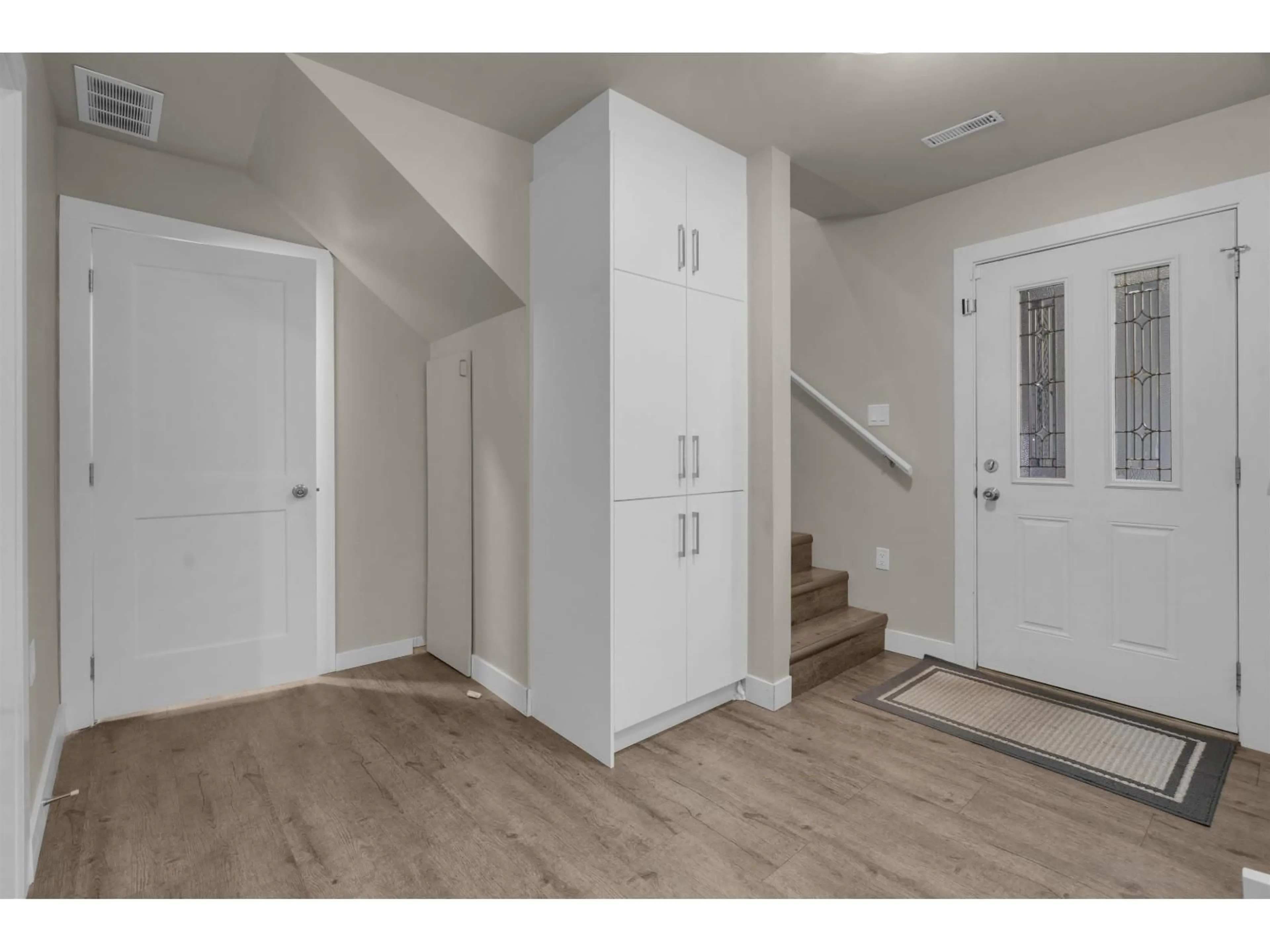 Indoor entryway for 6314 SORREL PLACE, Surrey British Columbia V3S5H7