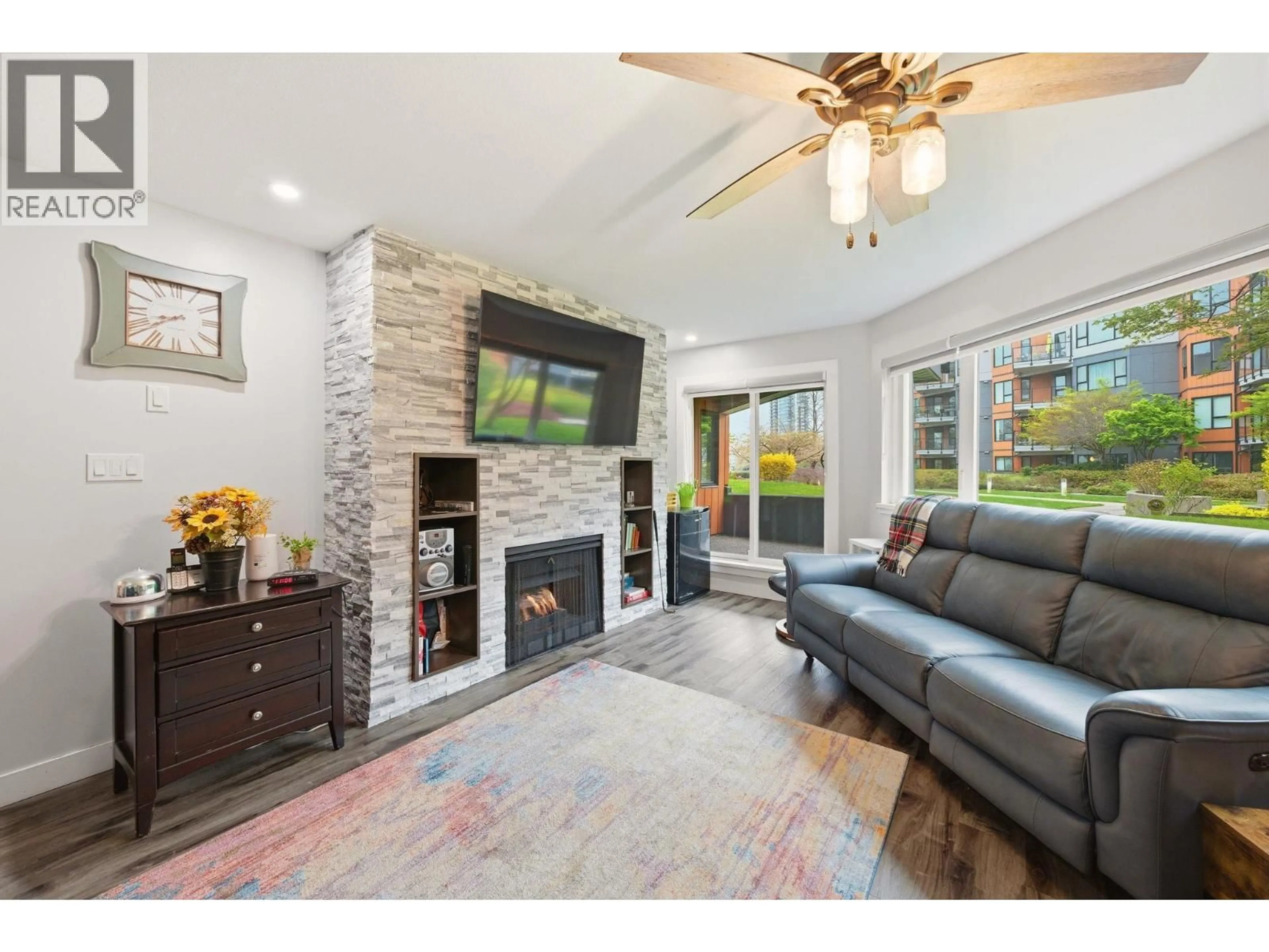 Living room with furniture, unknown for 108 - 1150 QUAYSIDE DRIVE, New Westminster British Columbia V3M6E1