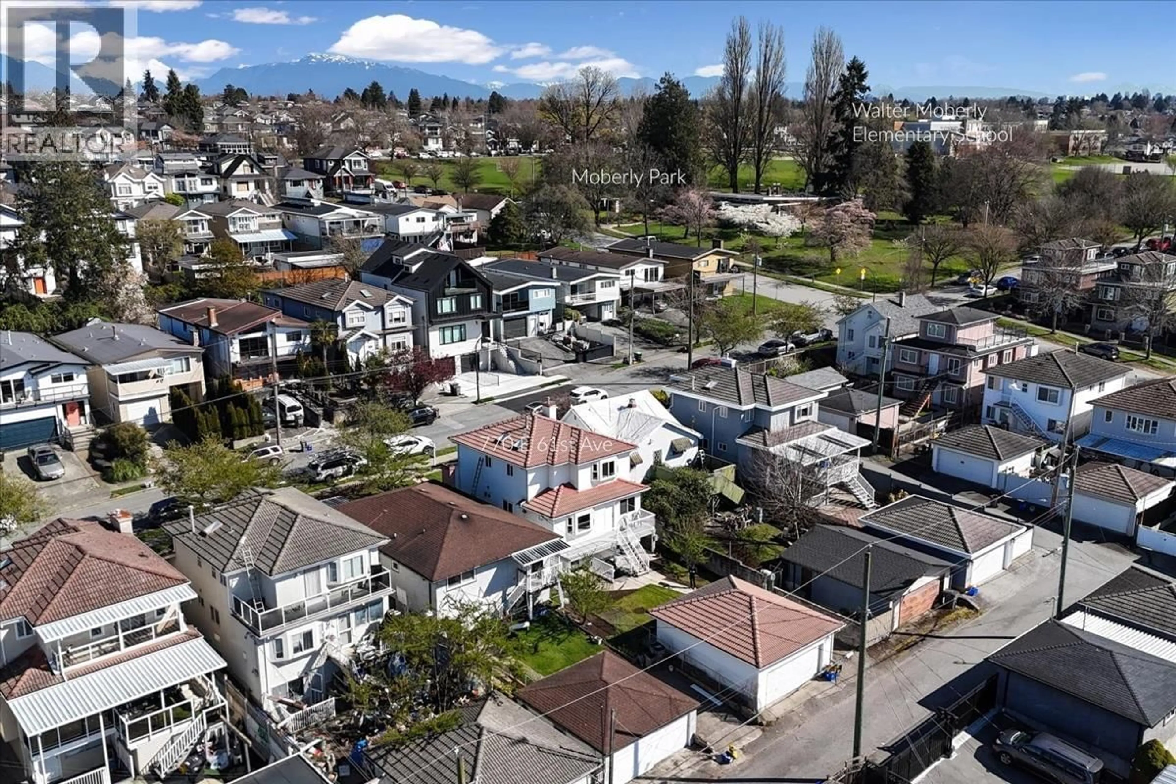 A pic from outside/outdoor area/front of a property/back of a property/a pic from drone, street for 770 61ST AVENUE, Vancouver British Columbia V5X2C2