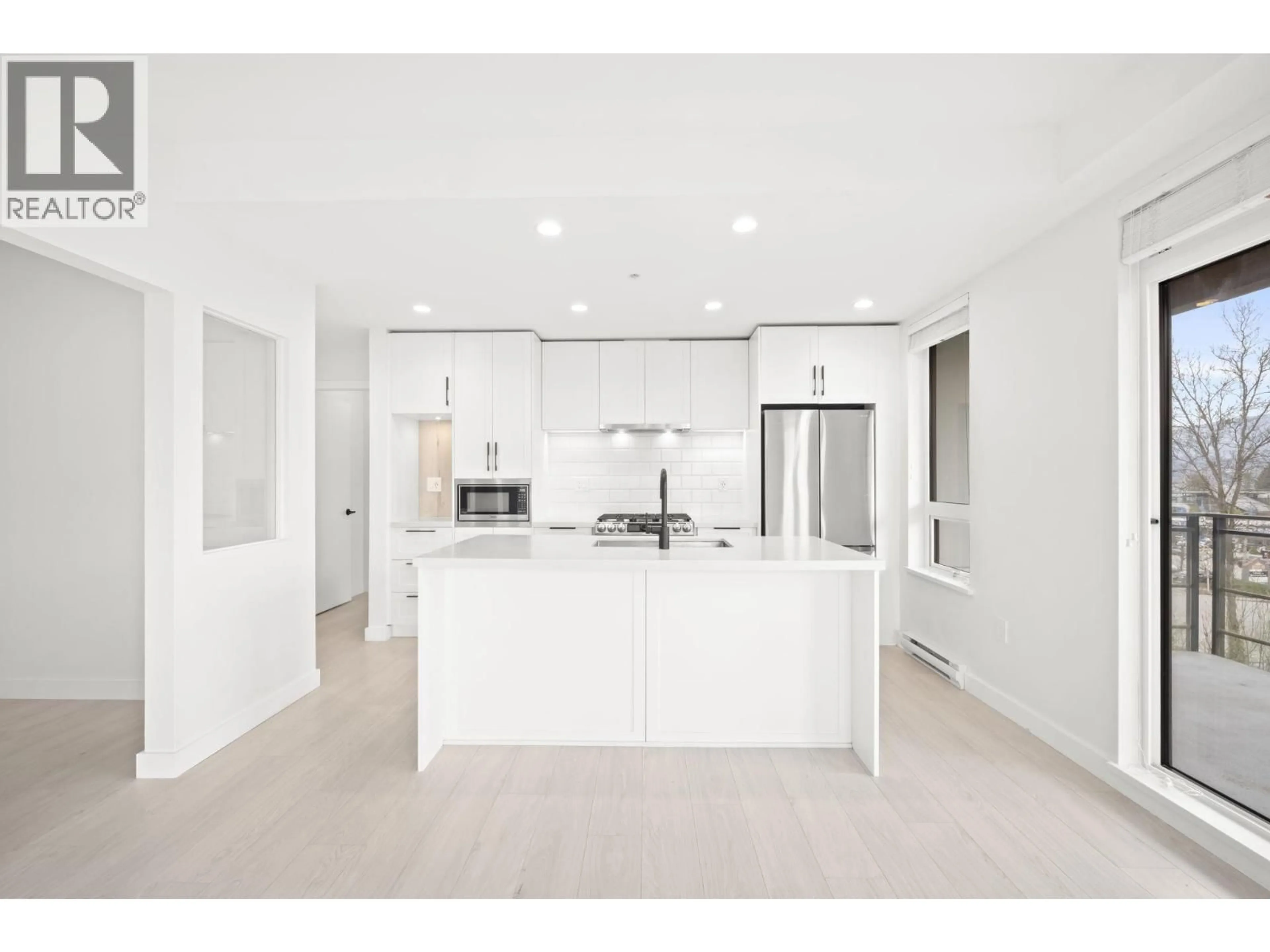 Open concept kitchen, unknown for 405 - 3038 ST GEORGE STREET, Port Moody British Columbia V3H0L3