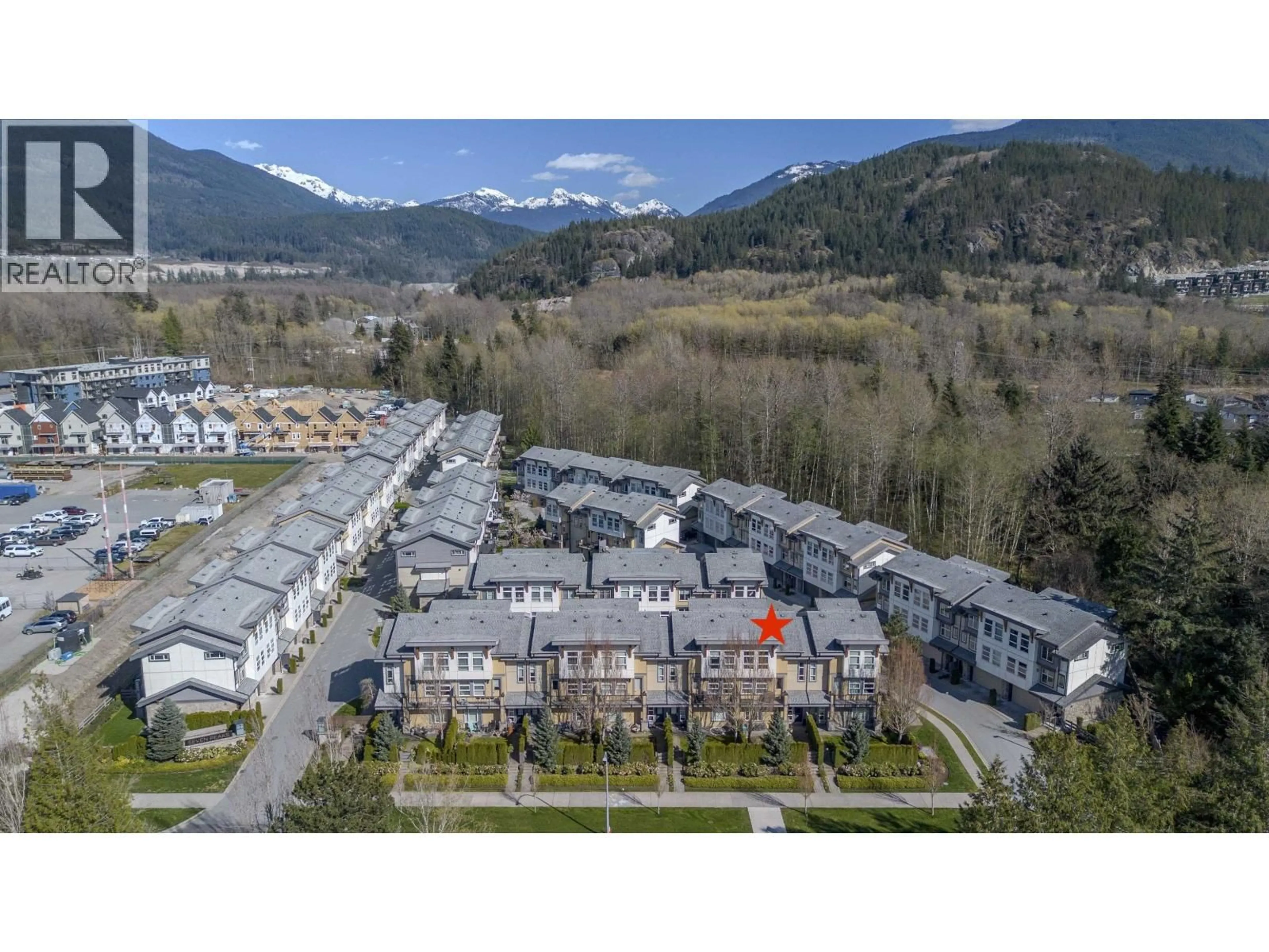 A pic from outside/outdoor area/front of a property/back of a property/a pic from drone, mountain view for 50 - 39548 LOGGERS LANE, Squamish British Columbia V8B0V7