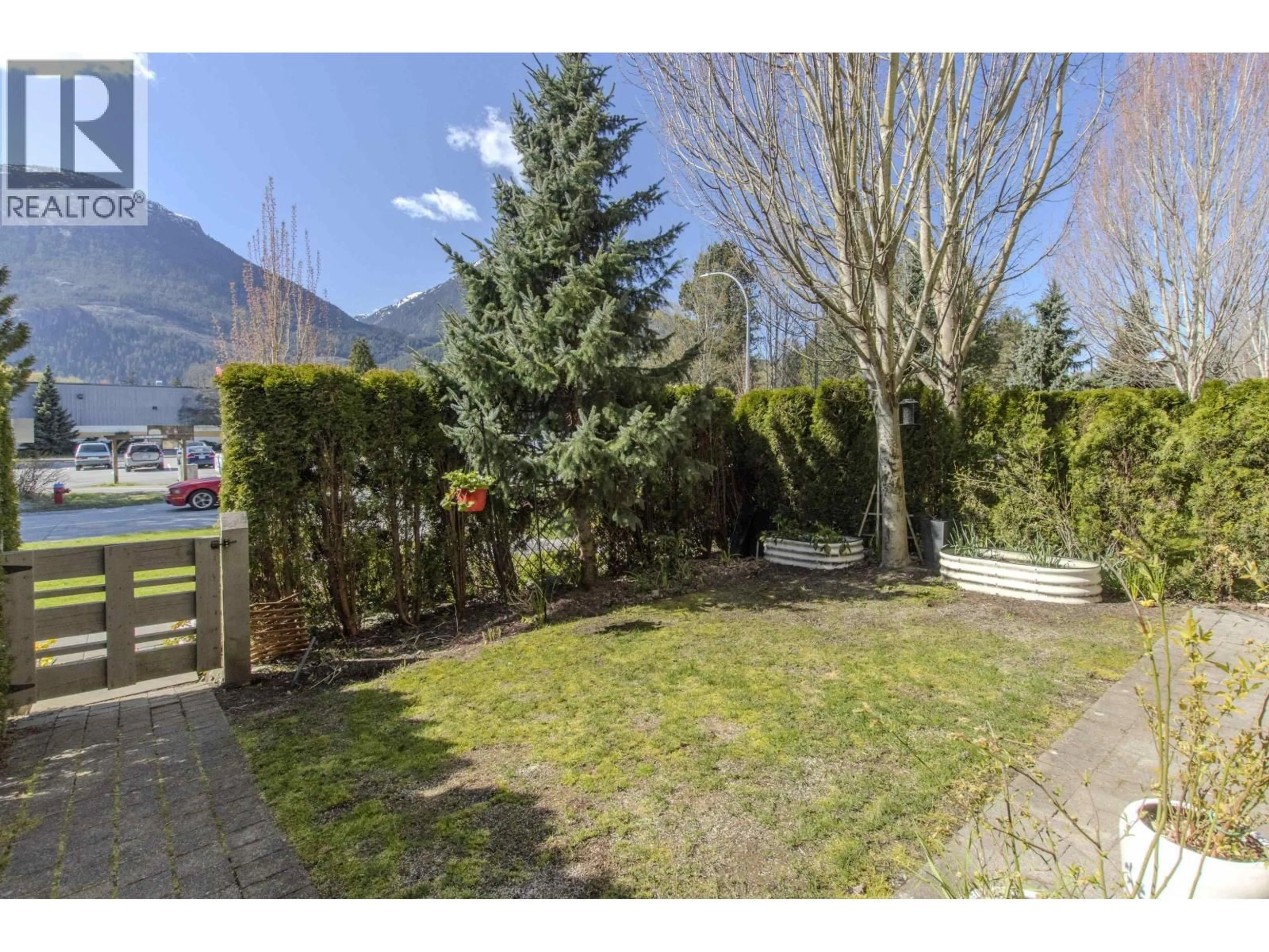 Patio, unknown for 50 - 39548 LOGGERS LANE, Squamish British Columbia V8B0V7