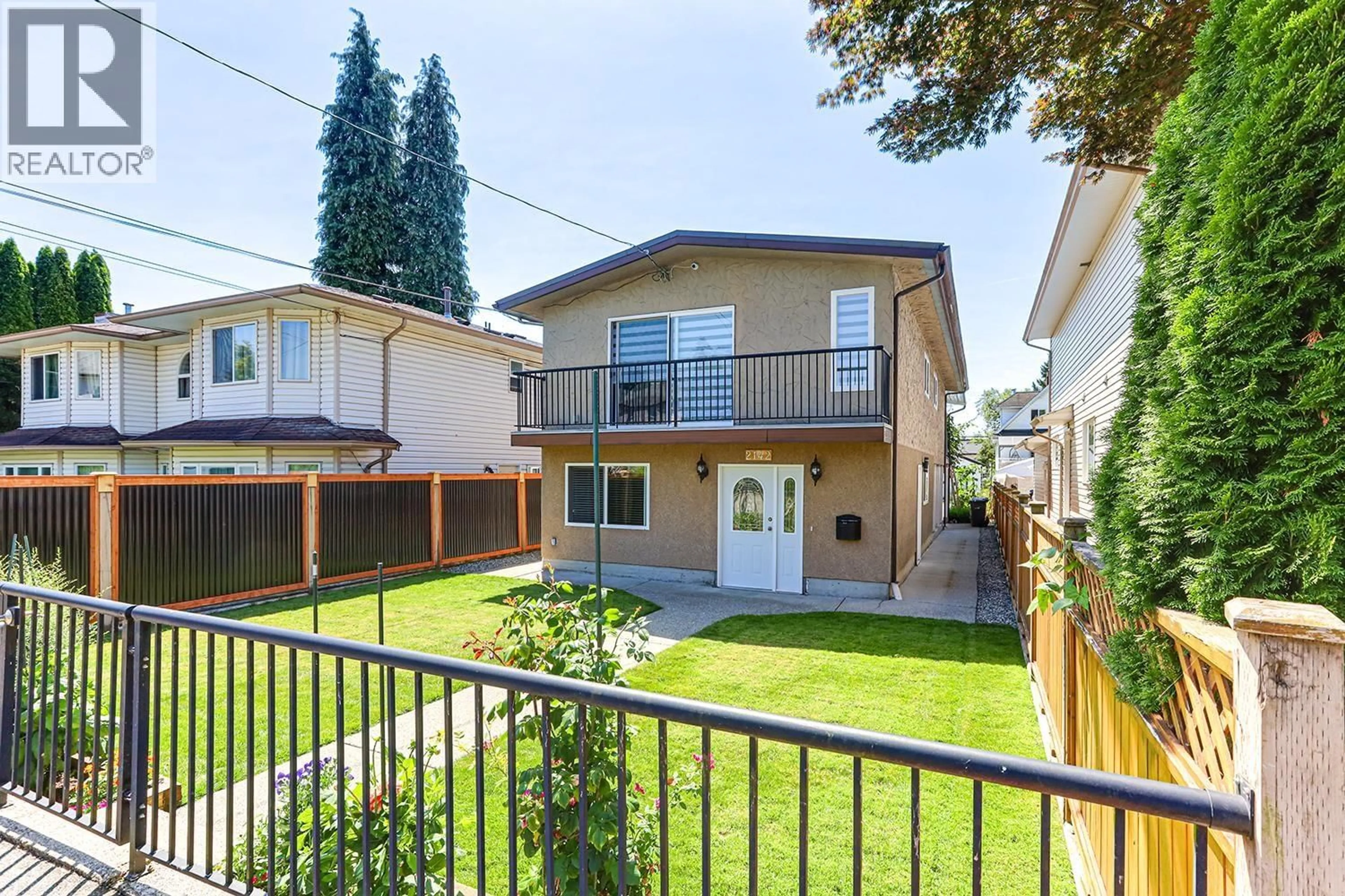 A pic from outside/outdoor area/front of a property/back of a property/a pic from drone, street for 2142 GRANT AVENUE, Port Coquitlam British Columbia V3B1R2