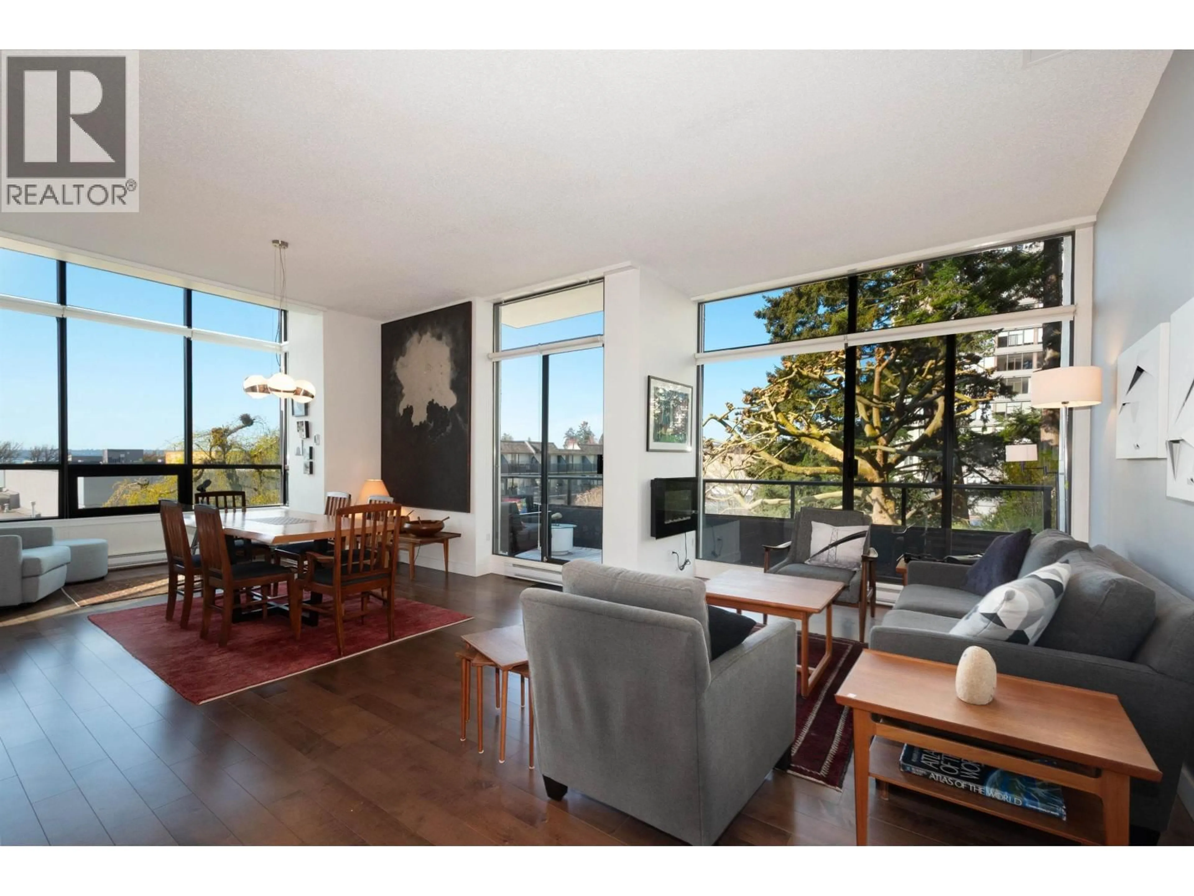 Living room with furniture, unknown for 114 - 1420 DUCHESS AVENUE, West Vancouver British Columbia V7T1H8